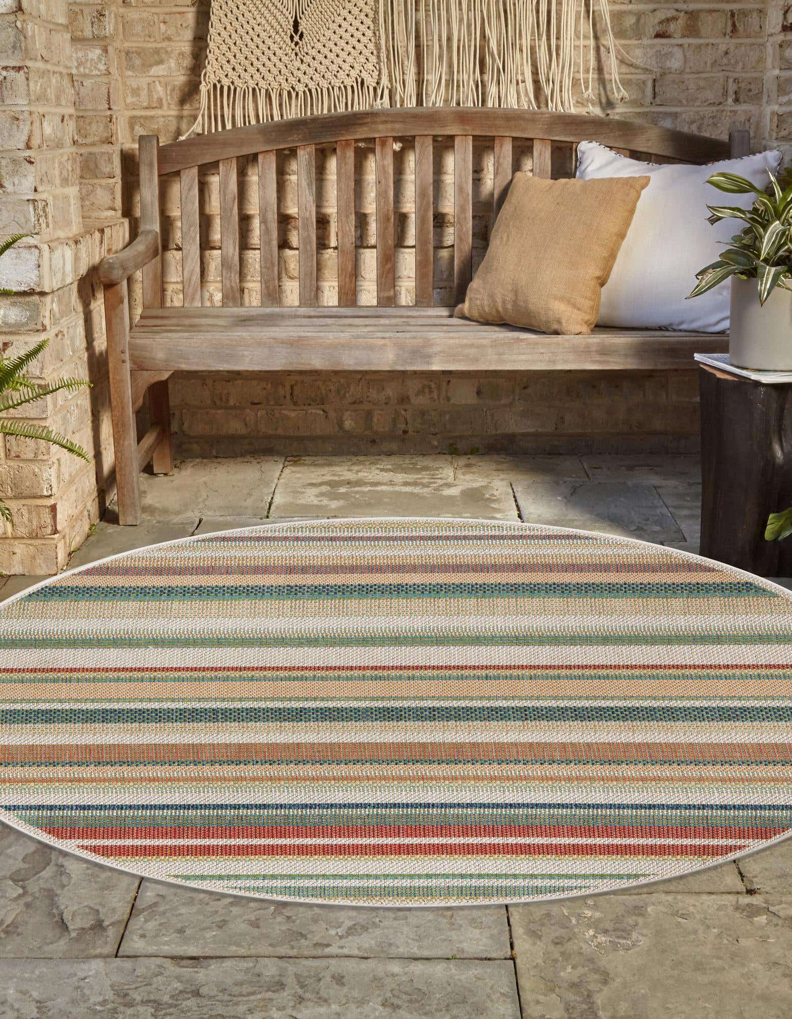 Unique Loom Lucas Baja Outdoor 8 X 8 (ft) Round Indoor/Outdoor  Floral/Botanical Coastal Area Rug in the Rugs department at