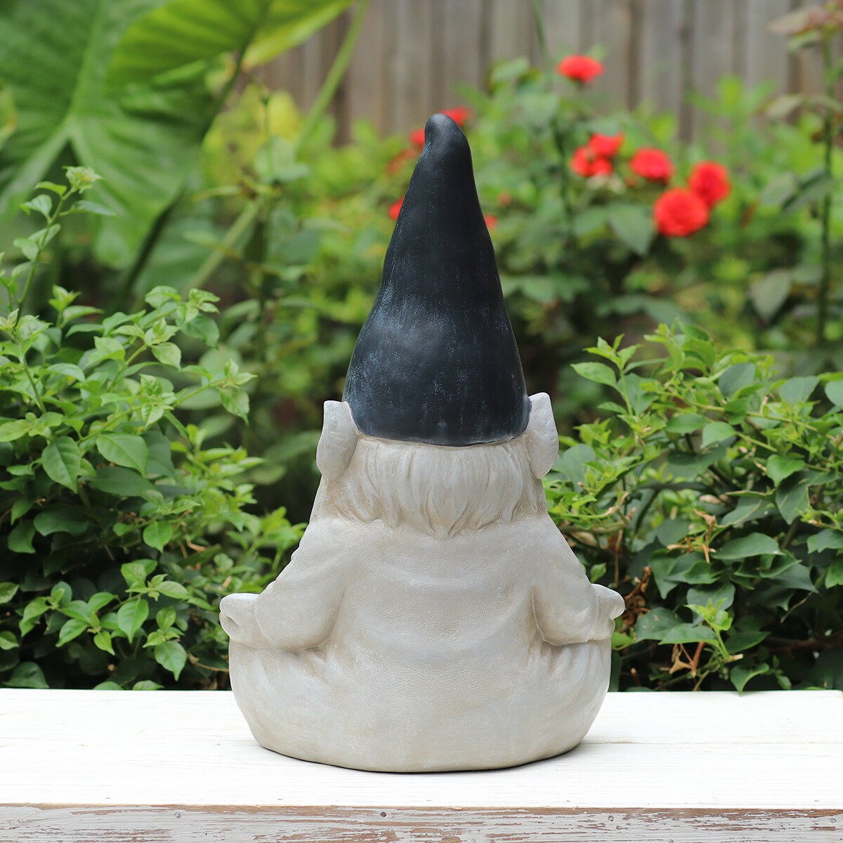 Style Selections 16-in H x 10.38-in W Gnome Garden Statue at Lowes.com