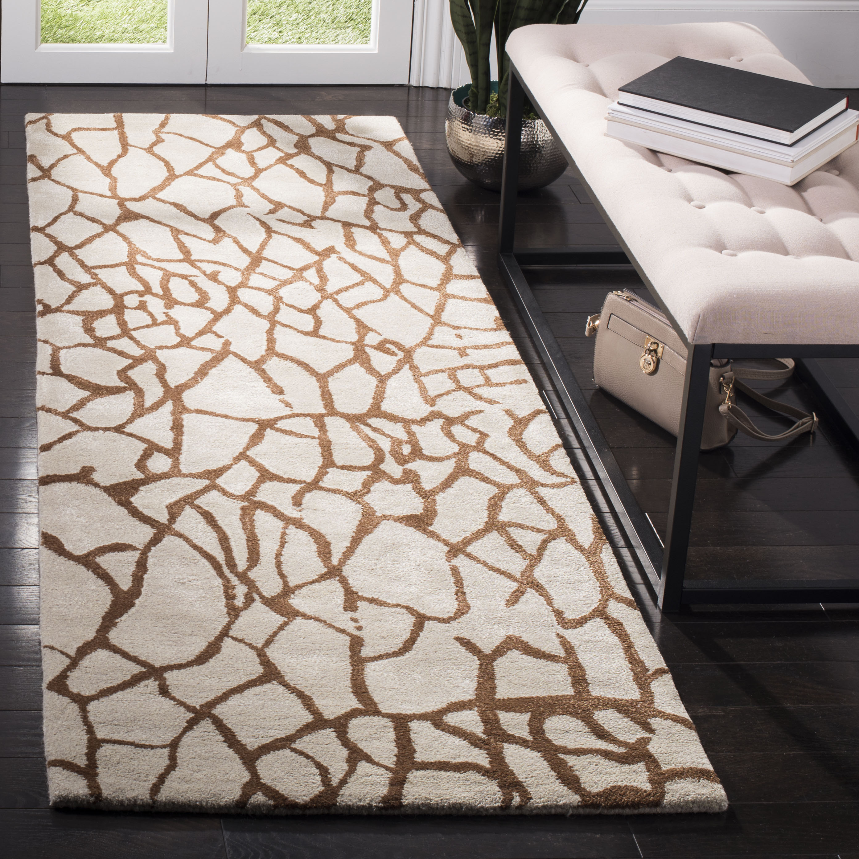 Safavieh SOH437A-28 rugs - View #2