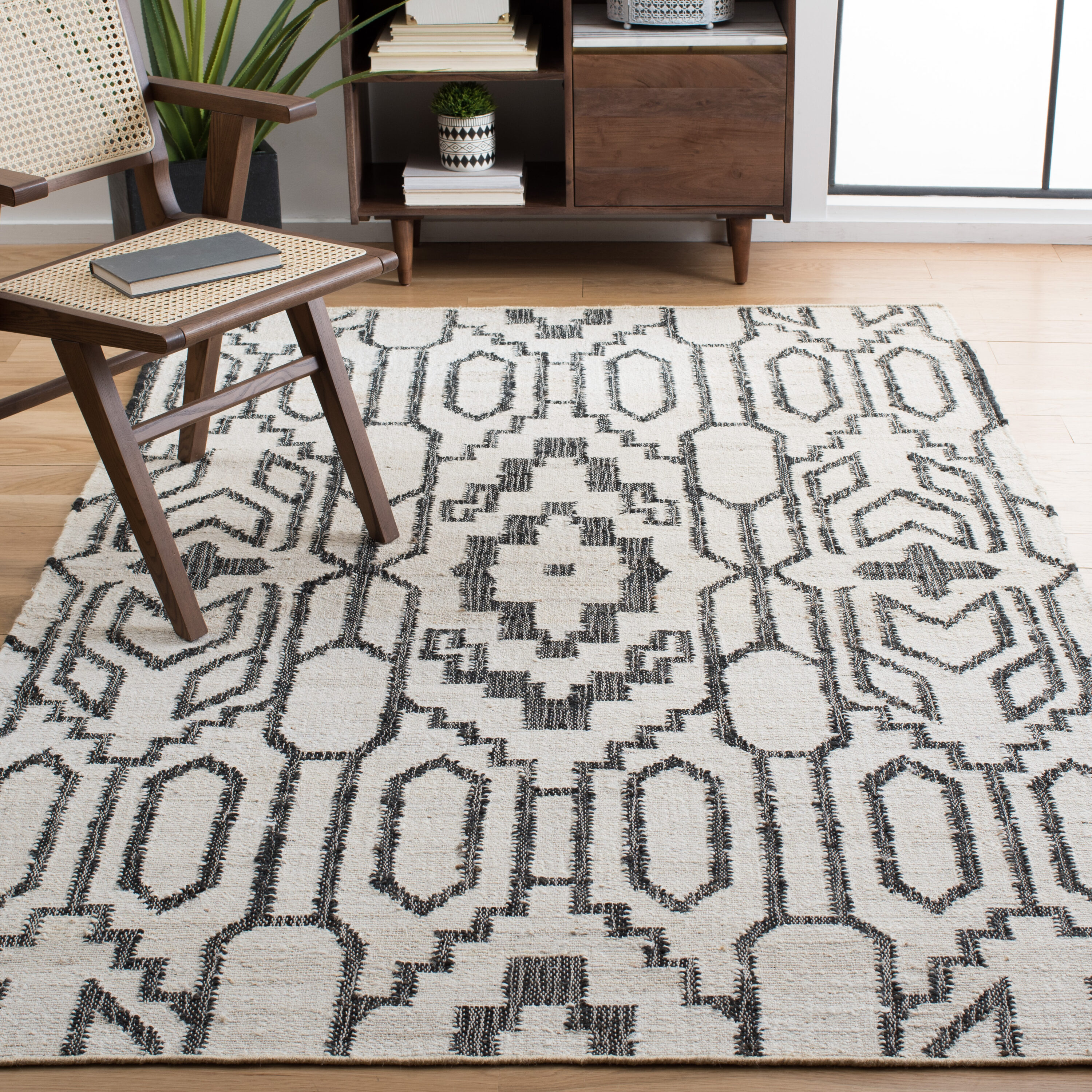  Natural Fiber Ivory/Black Bohemian 5ft x 8ft Medium Rectangle Rug