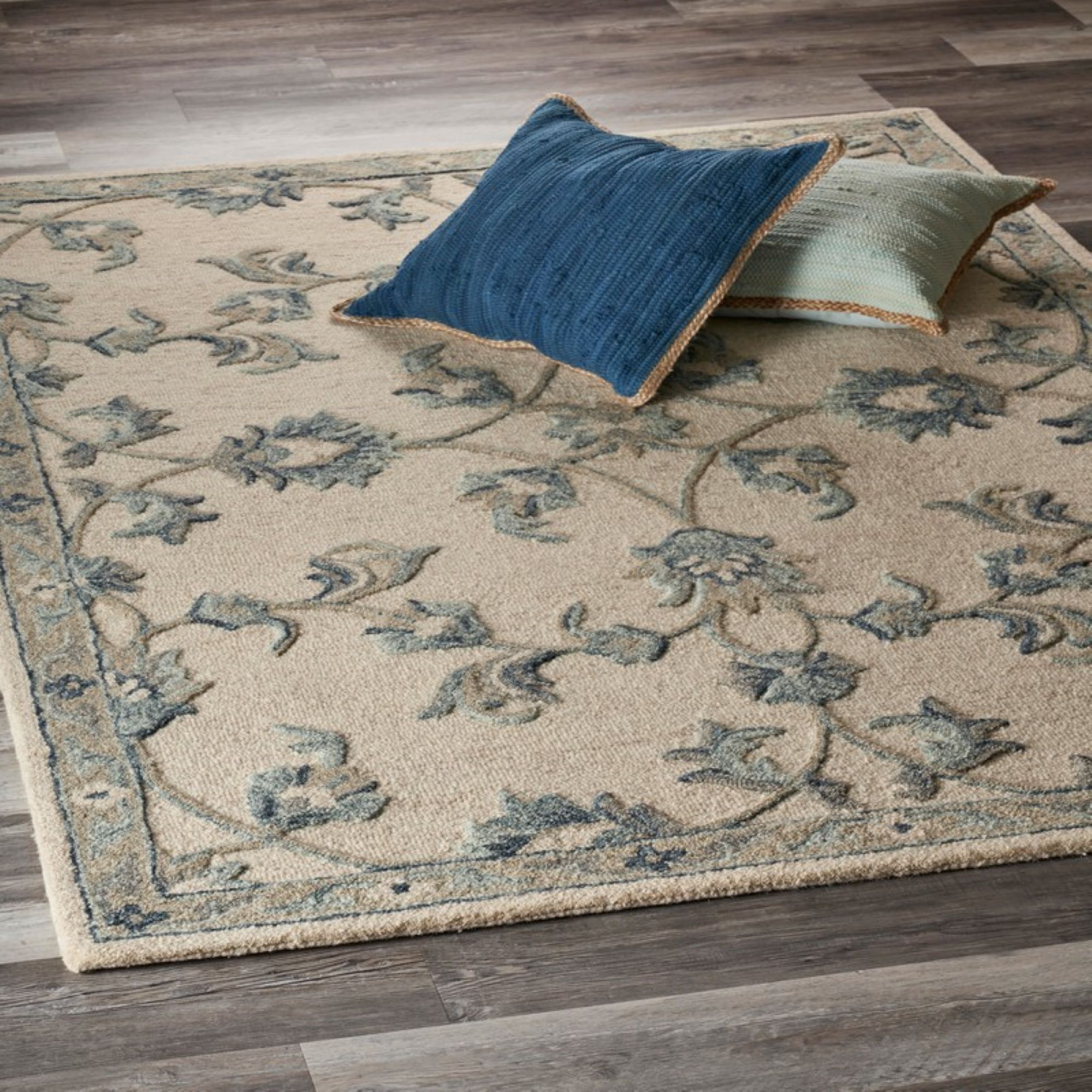LR Home 6194A5590304J8 2 x 3 (ft) Tufted Wool Ivory/Light Blue Rectangular Indoor Floral/Botanical Farmhouse/Cottage Area rug