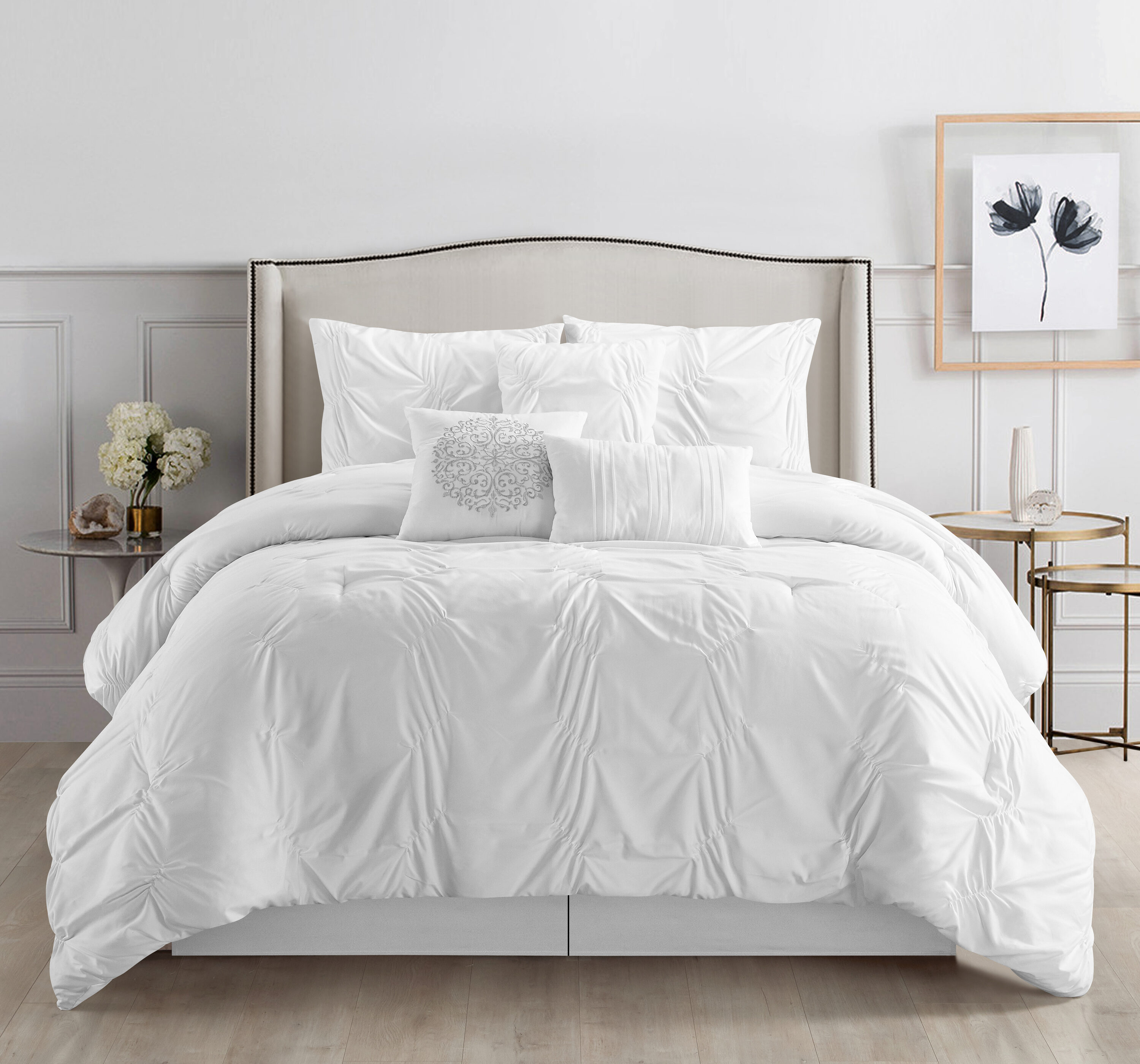 Nanshing TATUM7-CK-WHT 7 -Piece White California king Comforter Set