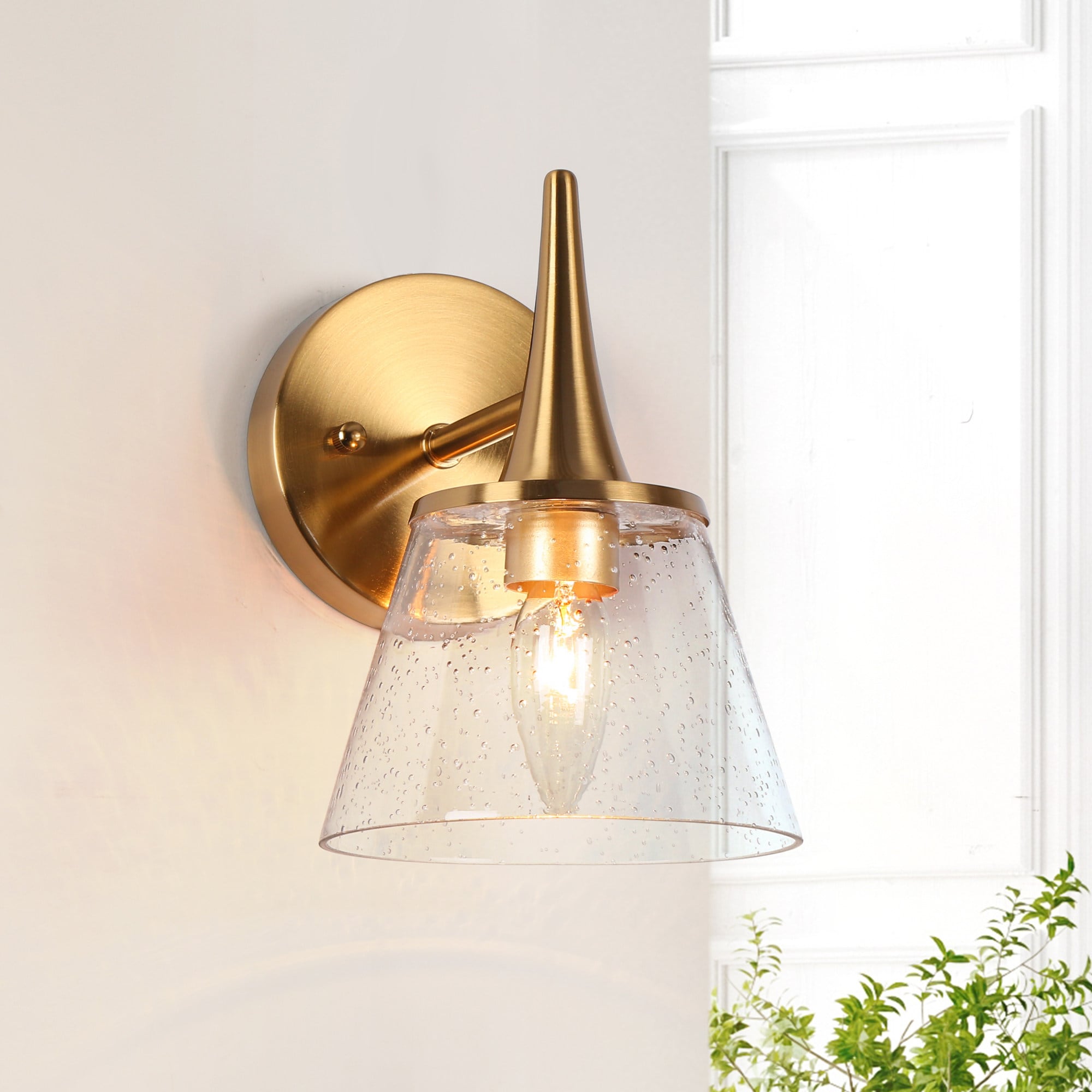 LNC LJ3EMFM75W148C Quoridan 5.9-in W 1 -Light Polished Gold Wall Sconce