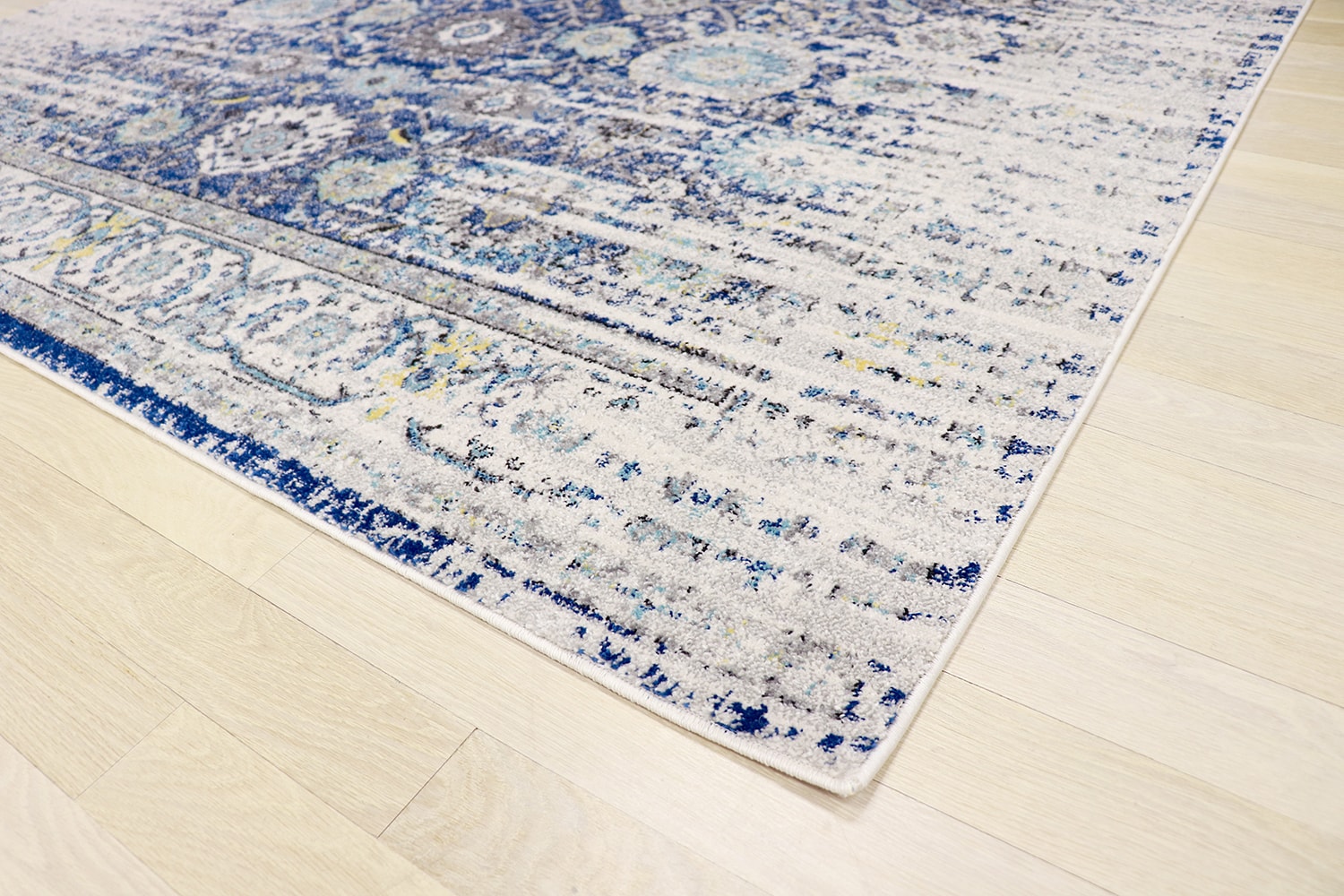 Silver and Blue Rectangular Synthetic Oriental Rug 4' x 6'
