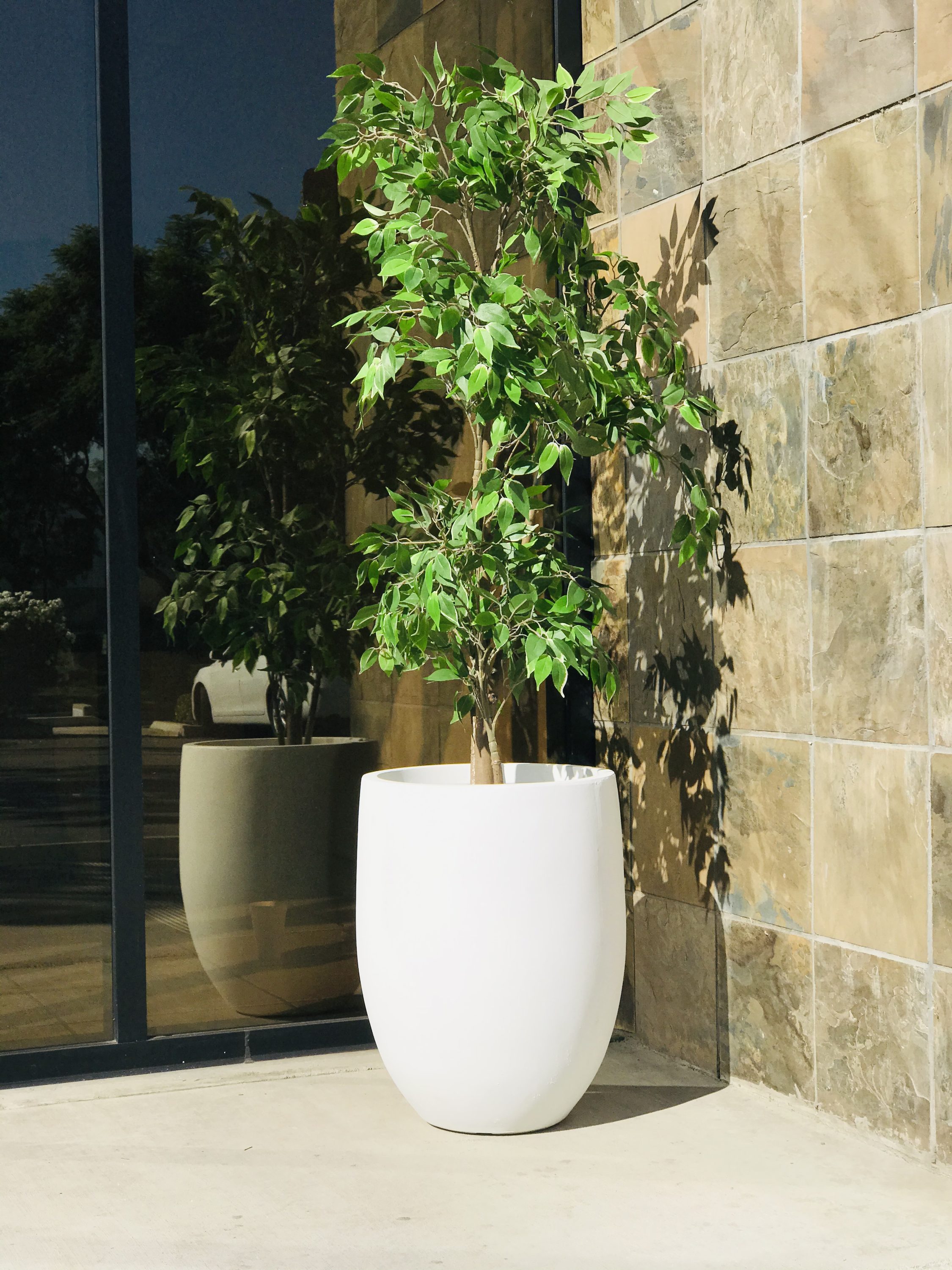 KANTE 17-in W x 21.7-in H White Concrete Contemporary/Modern Indoor/Outdoor  Planter in the Pots  Planters department at