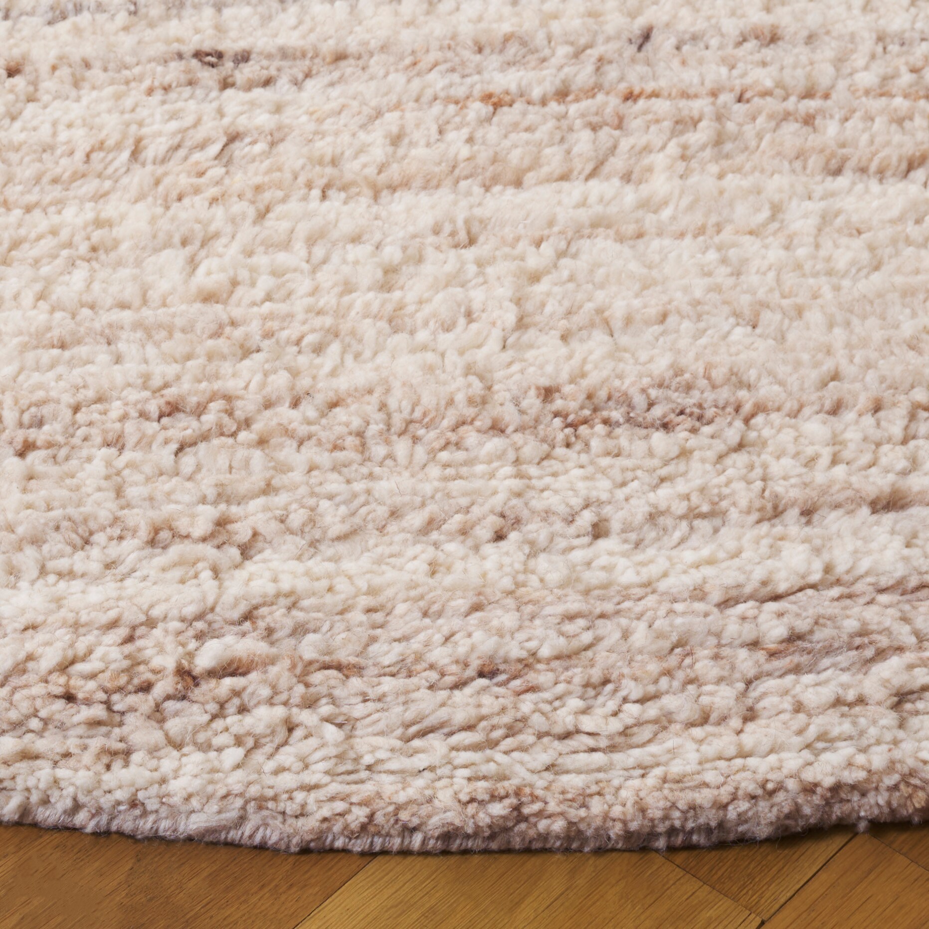 Safavieh VRM216B-6R rugs - View #3