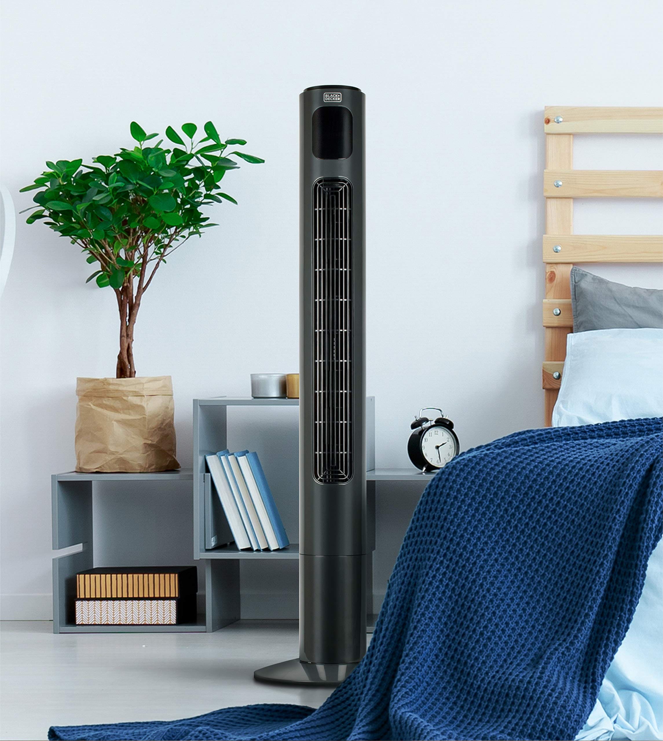 BLACK+DECKER 46-in 3-Speed Indoor Black Oscillating Pedestal