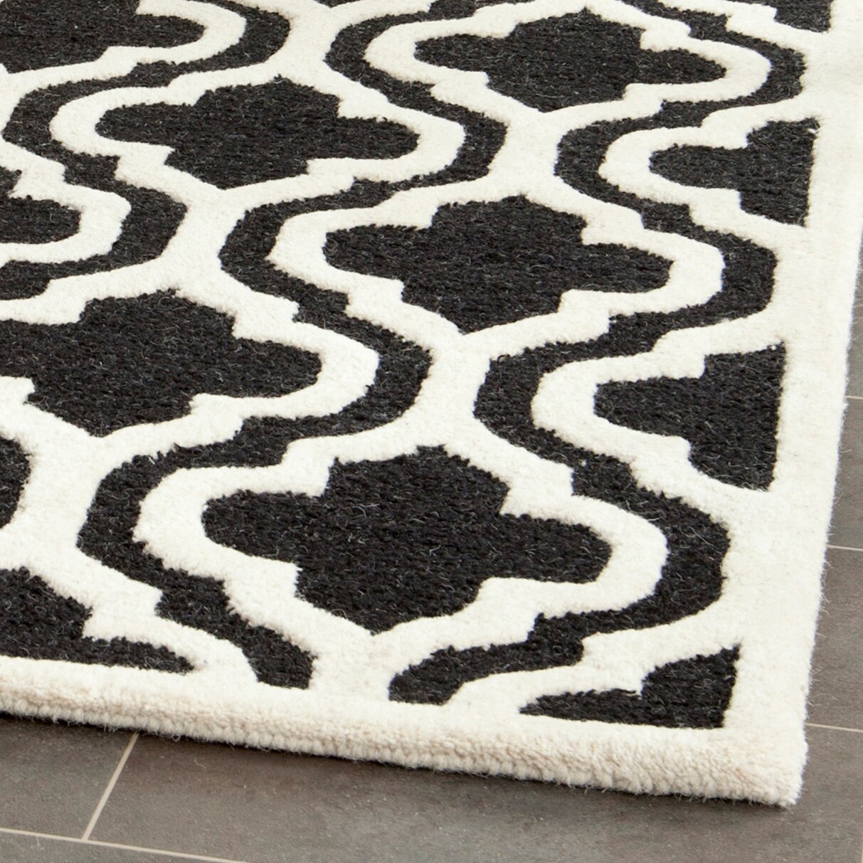 Safavieh CAM132E-4 rugs - View #3