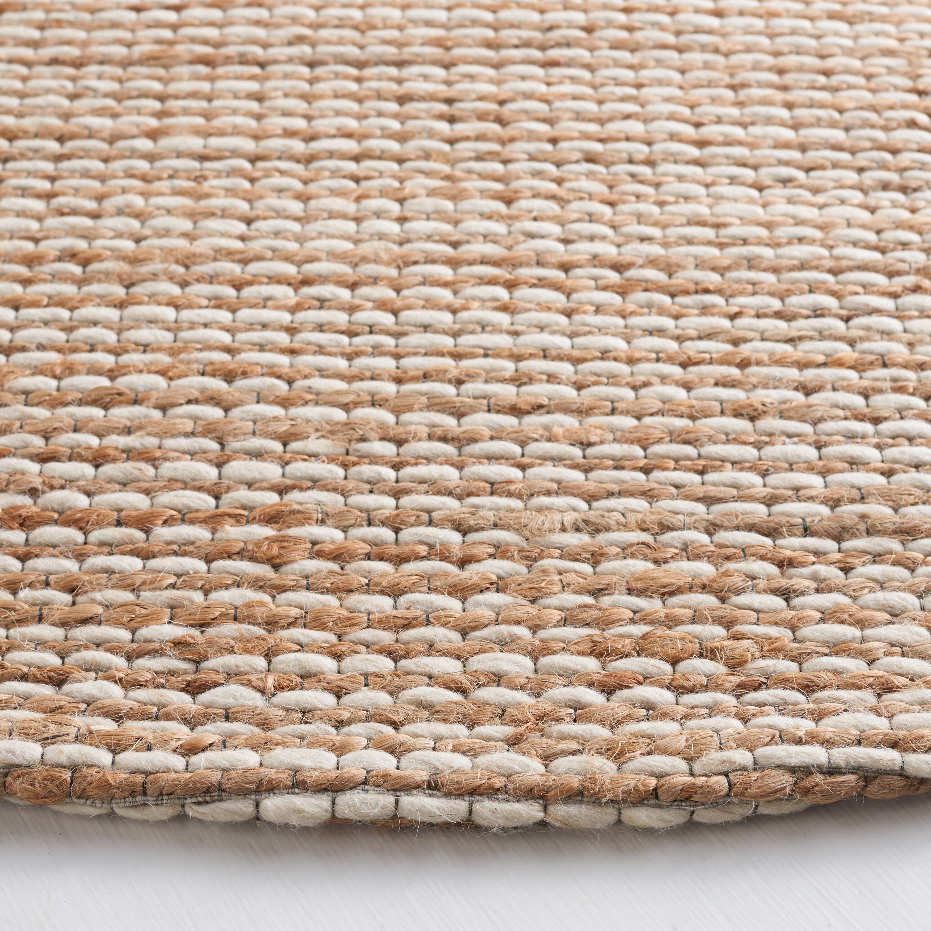 Safavieh NFB553B-6R rugs - View #3