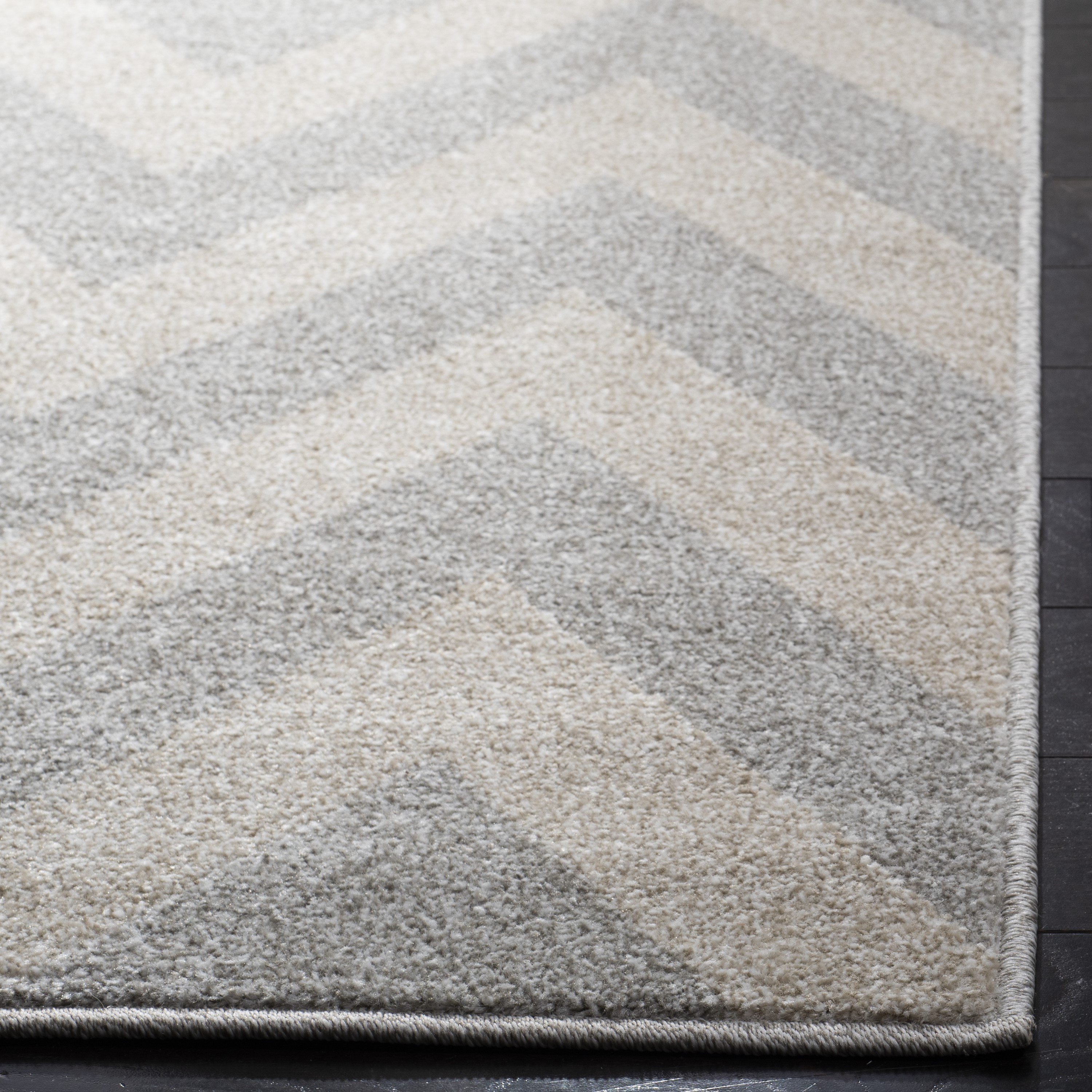 Safavieh AMT419B-5SQ rugs - View #3