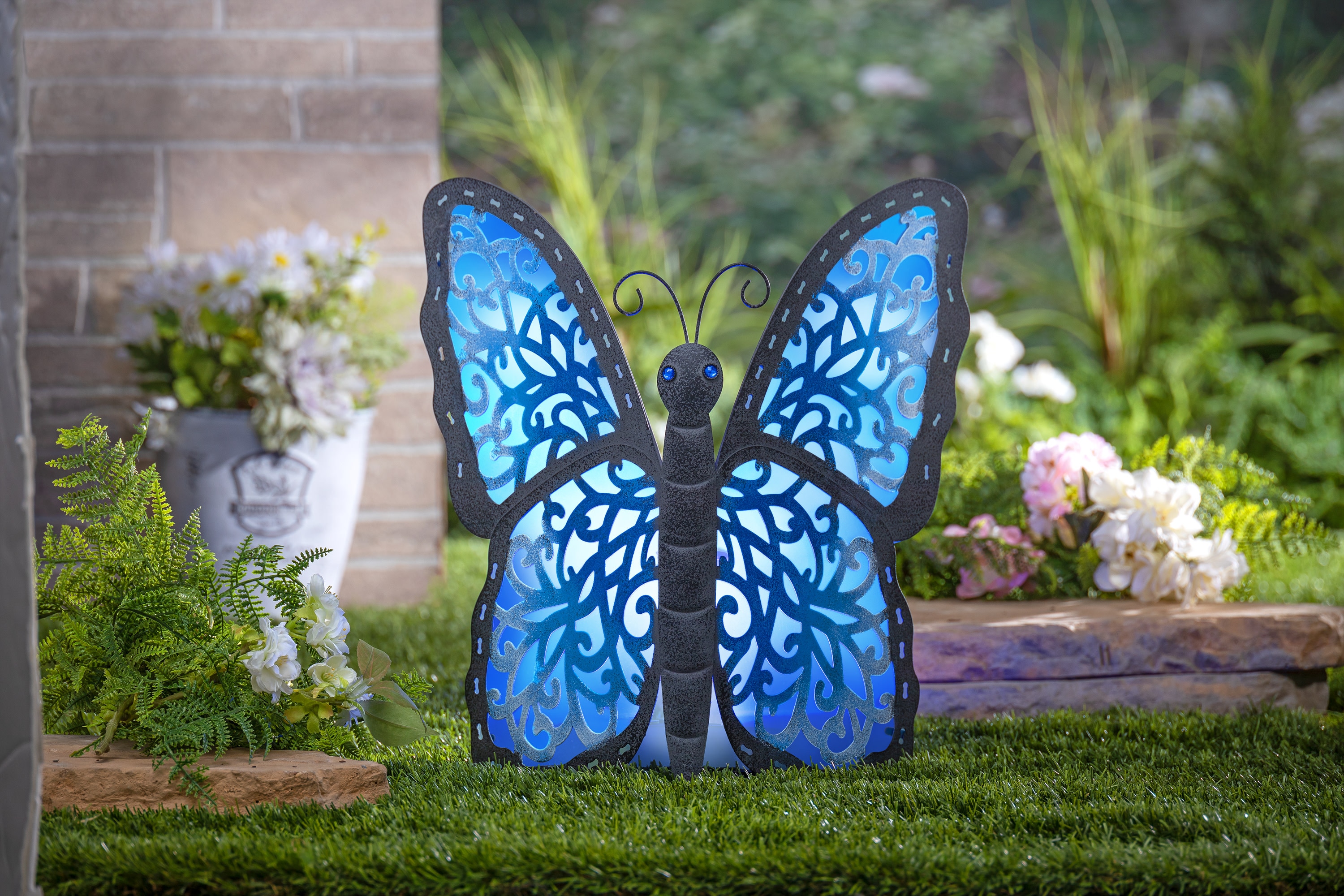 Garden Meadow - 15.55-in H Lighted Any occasion Free standing decoration Sculpture