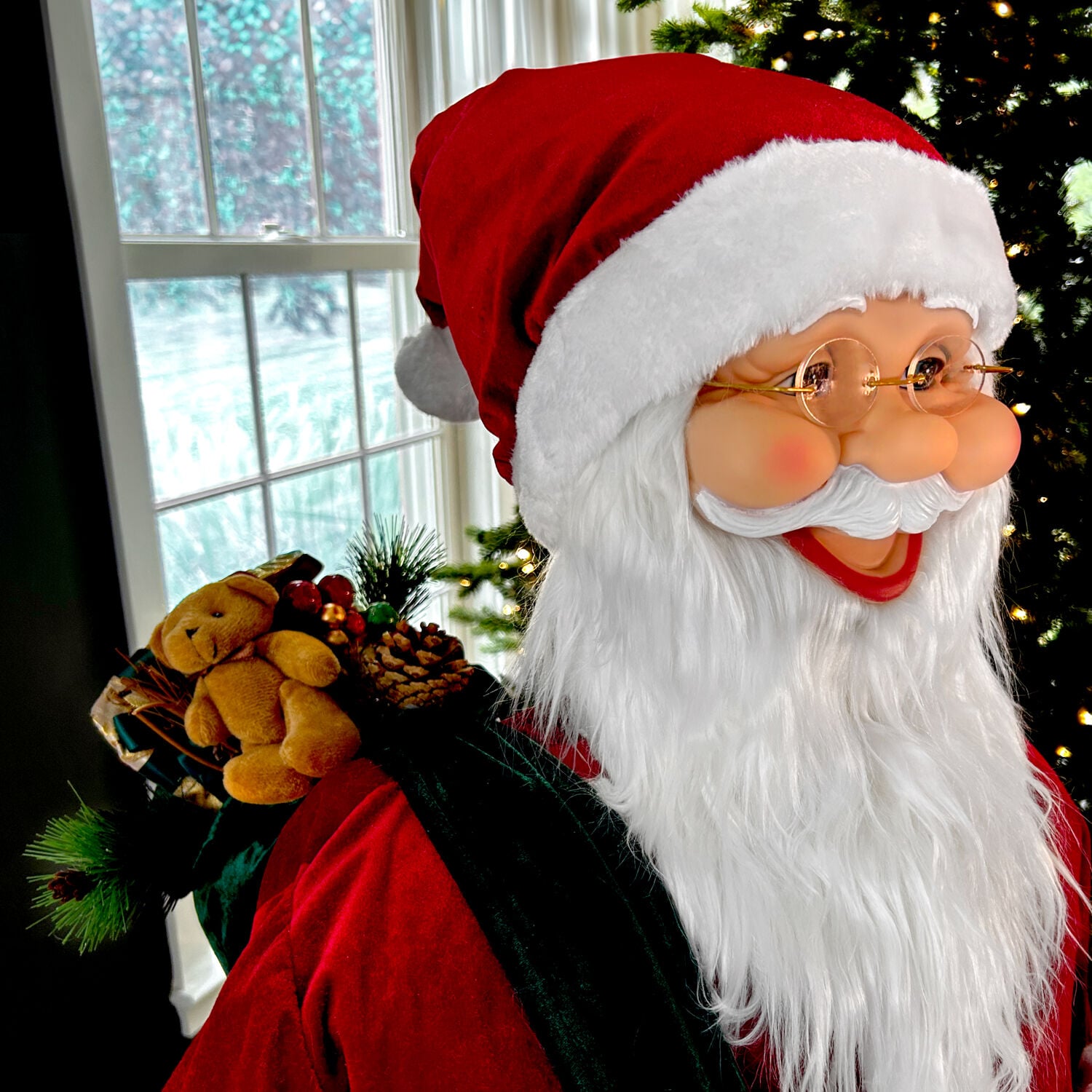 Fraser Hill Farm 58-Inches Musical Animatronic Indoor Life