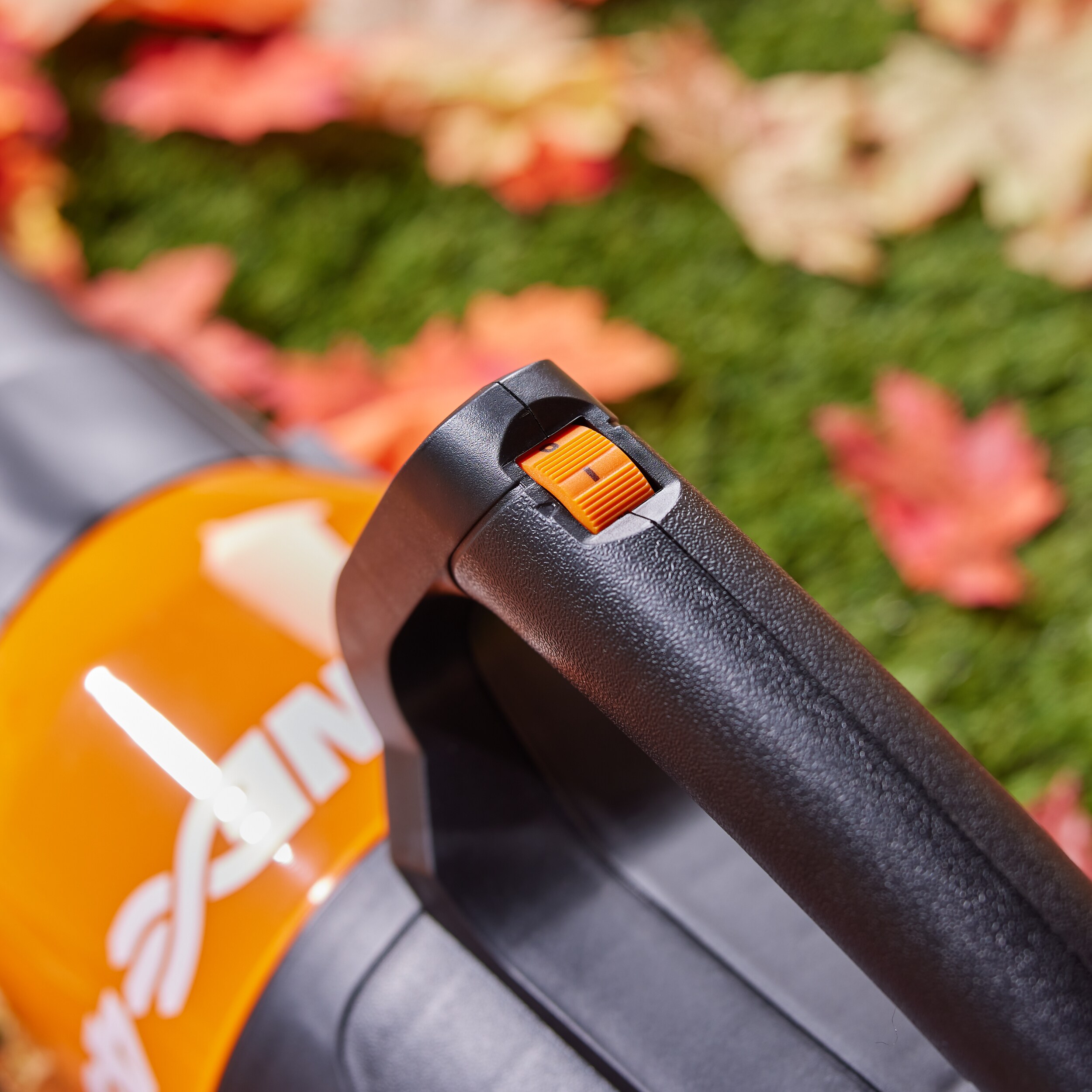 WORX 450 CFM 120 MPH Corded Electric Handheld Leaf Blower in the