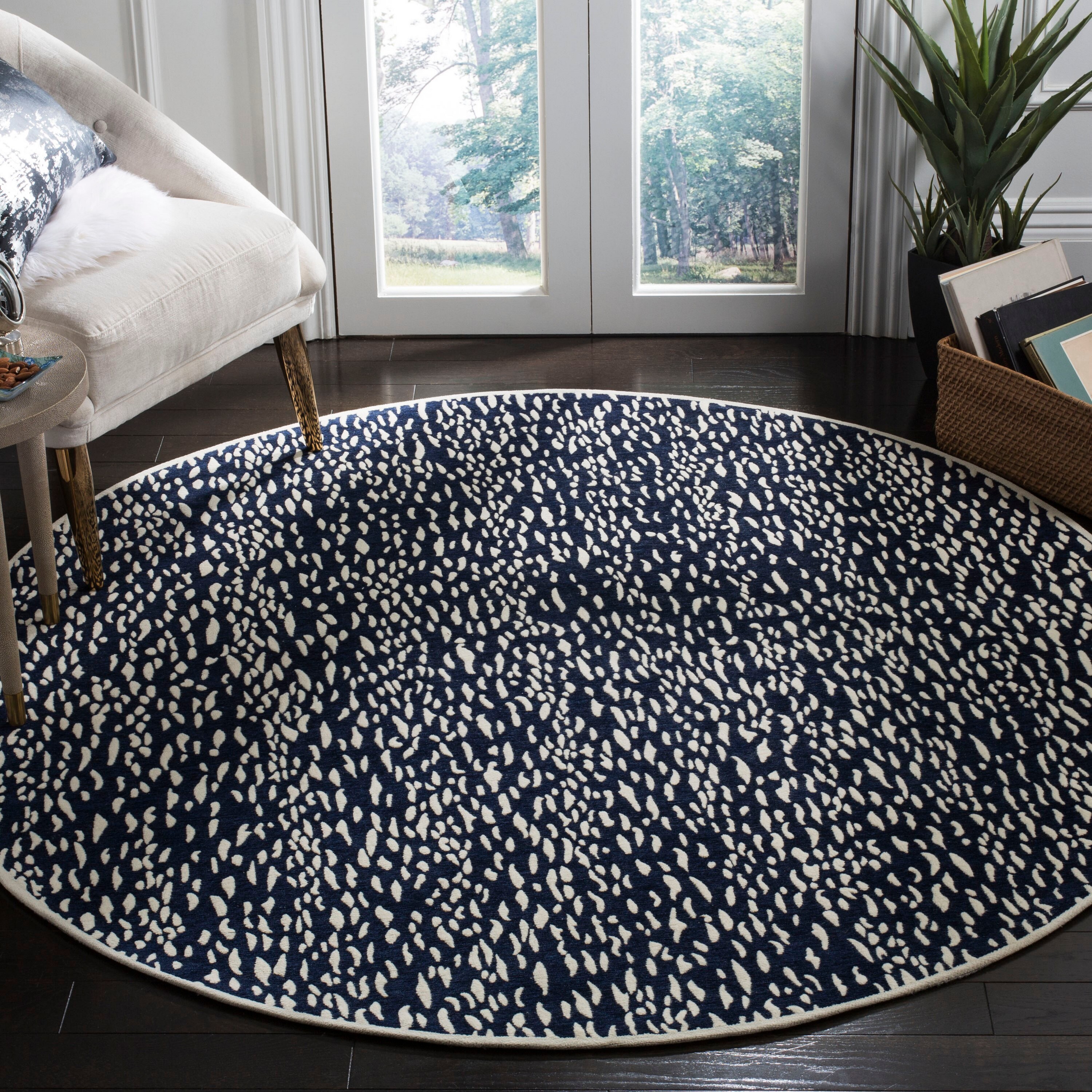 Safavieh MRB657B-6R Marbella Sunetra 6 x 6 (ft) Loomed Polyester Navy Blue/Ivory Round Indoor Abstract Area rug