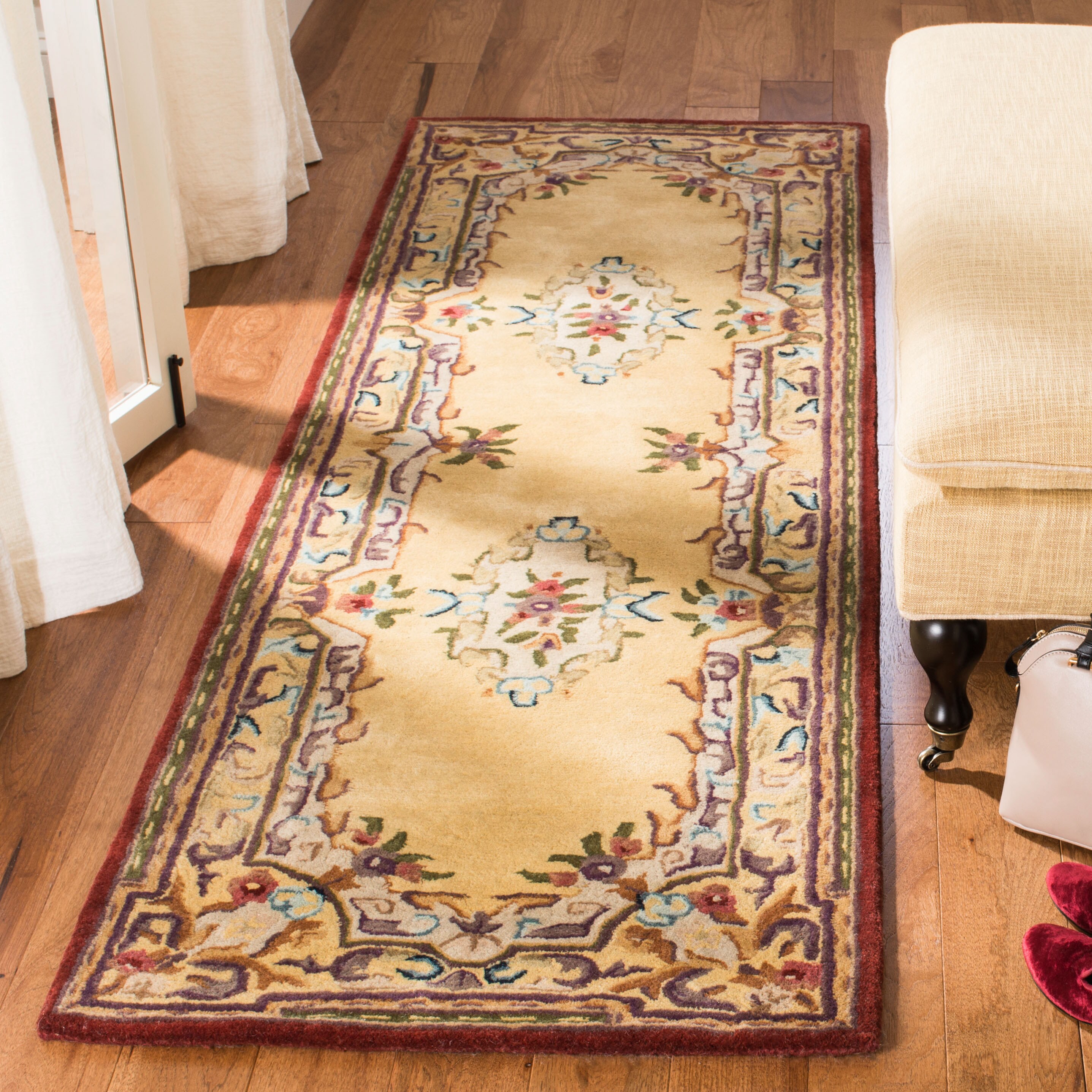  Em822 Gold/Gold Traditional 2ft-6in x 8ft Runner Rug