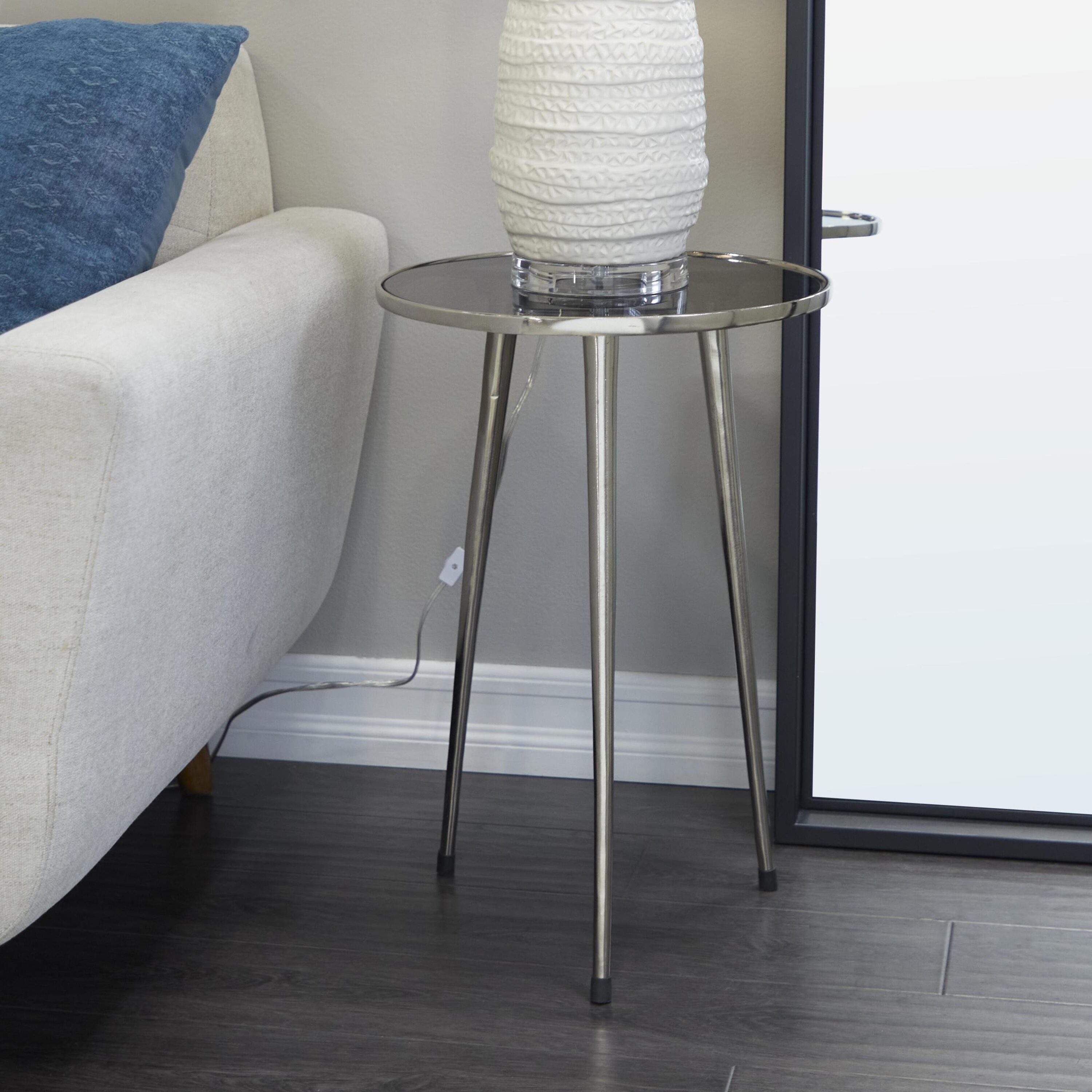 Grayson Lane 99727 15-in W x 22-in H Silver Tripod Legs with Shaded Glass Top Glass Round Modern End Table