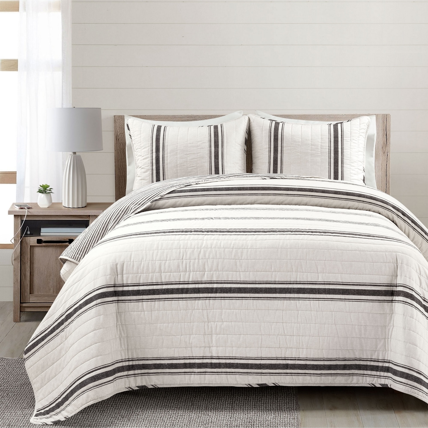 Lush Decor 21T011009 Black Stripe Reversible Full/Queen Quilt Cotton