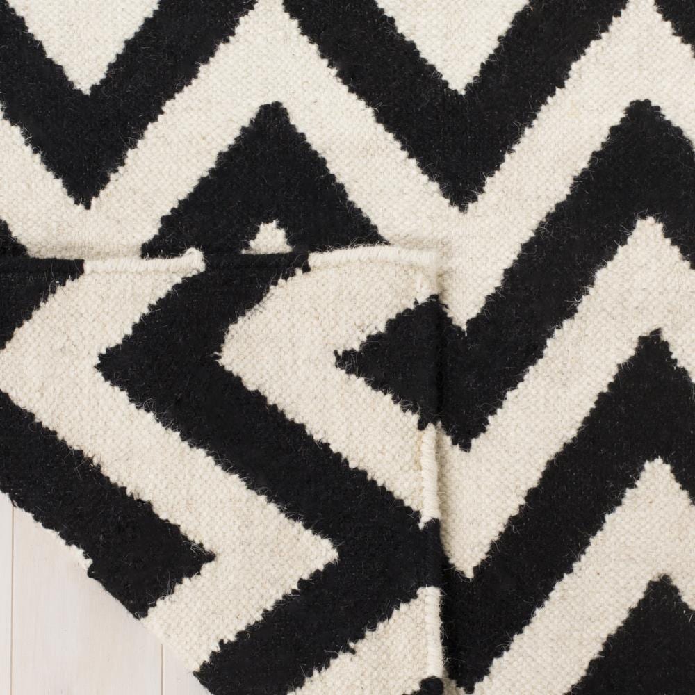 Safavieh DHU557L-8SQ rugs - View #4