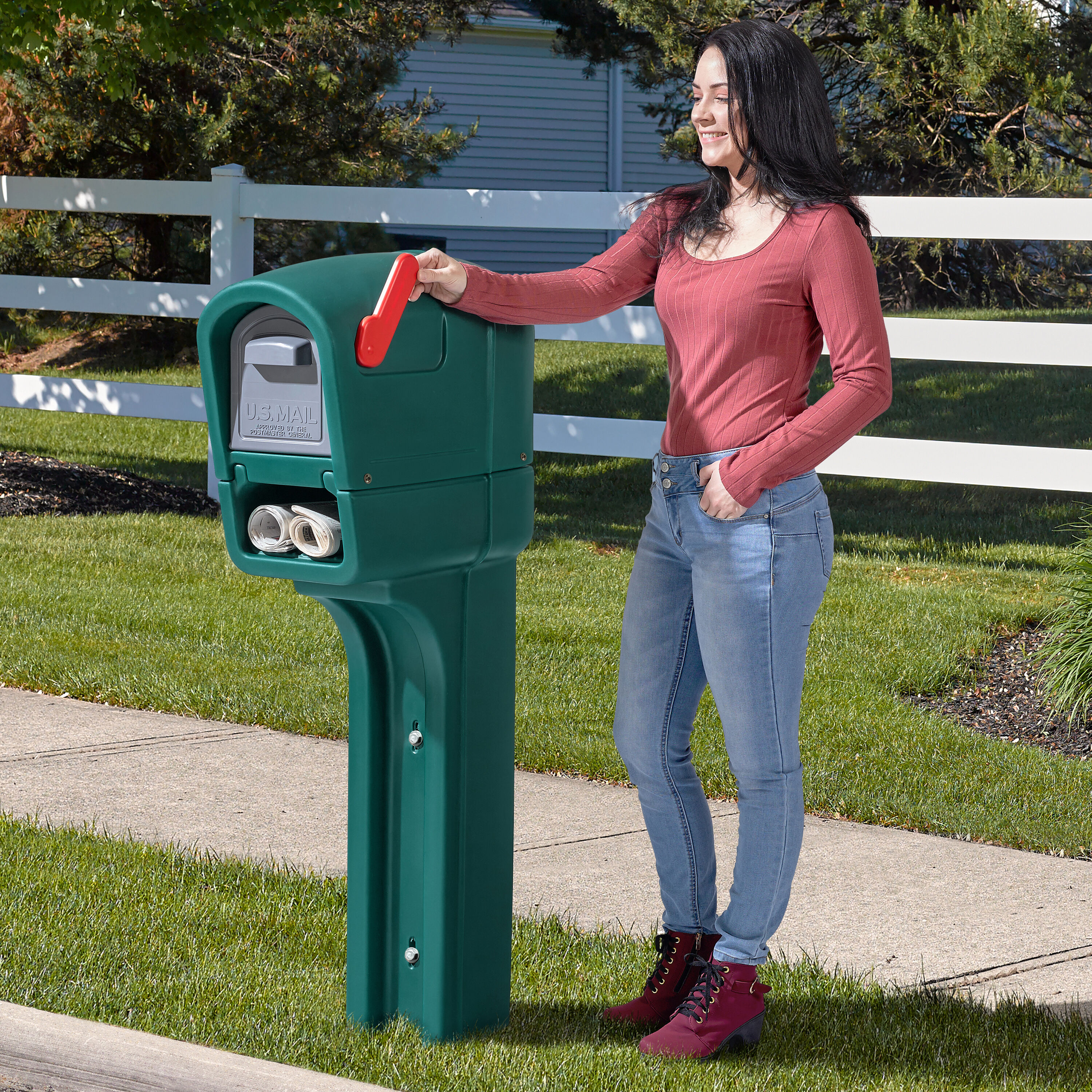 Step 2 MailMaster Post Mount Green Plastic Small Mailbox in the ...