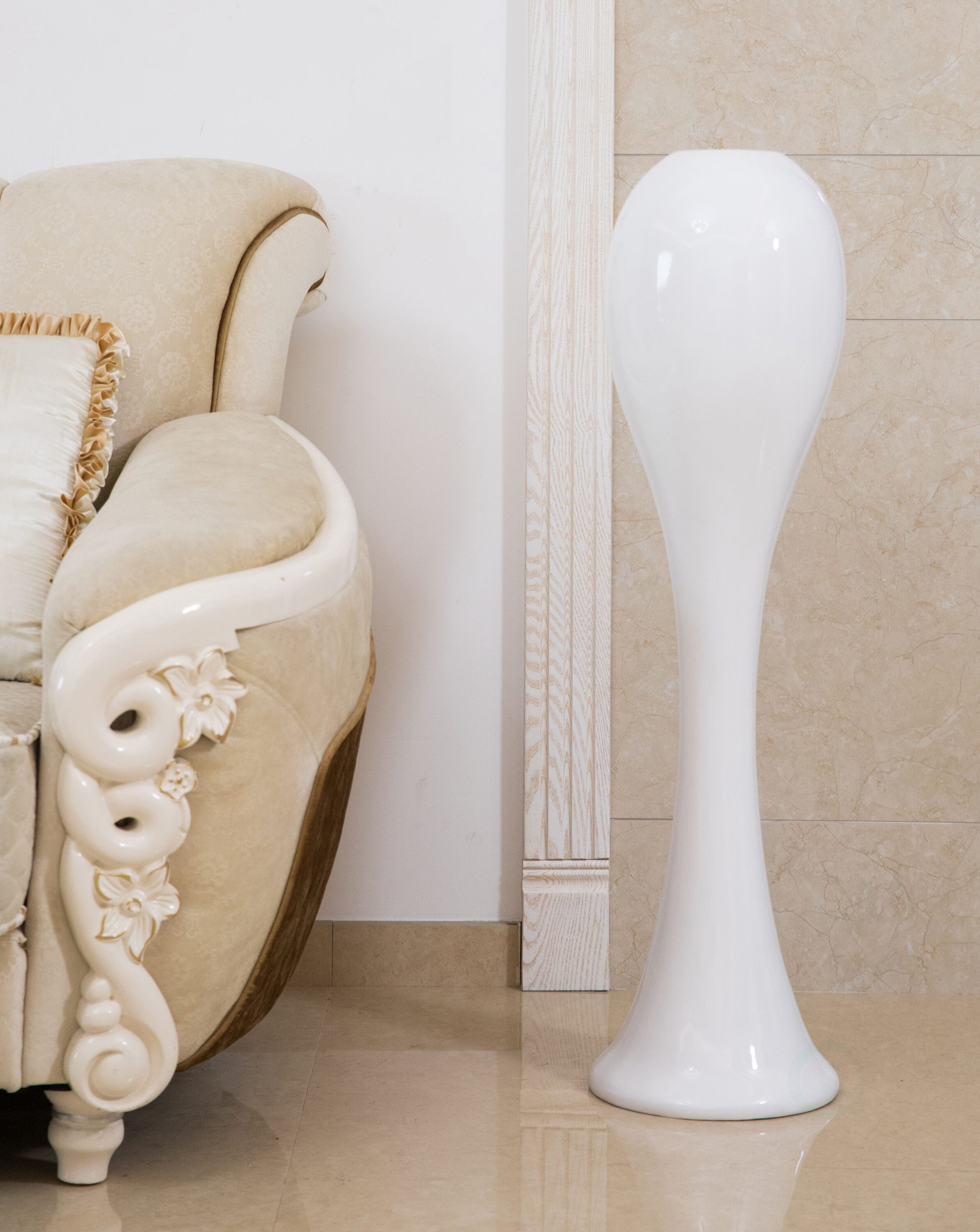 Uniquewise QI003597L White Fiberglass Modern Vase