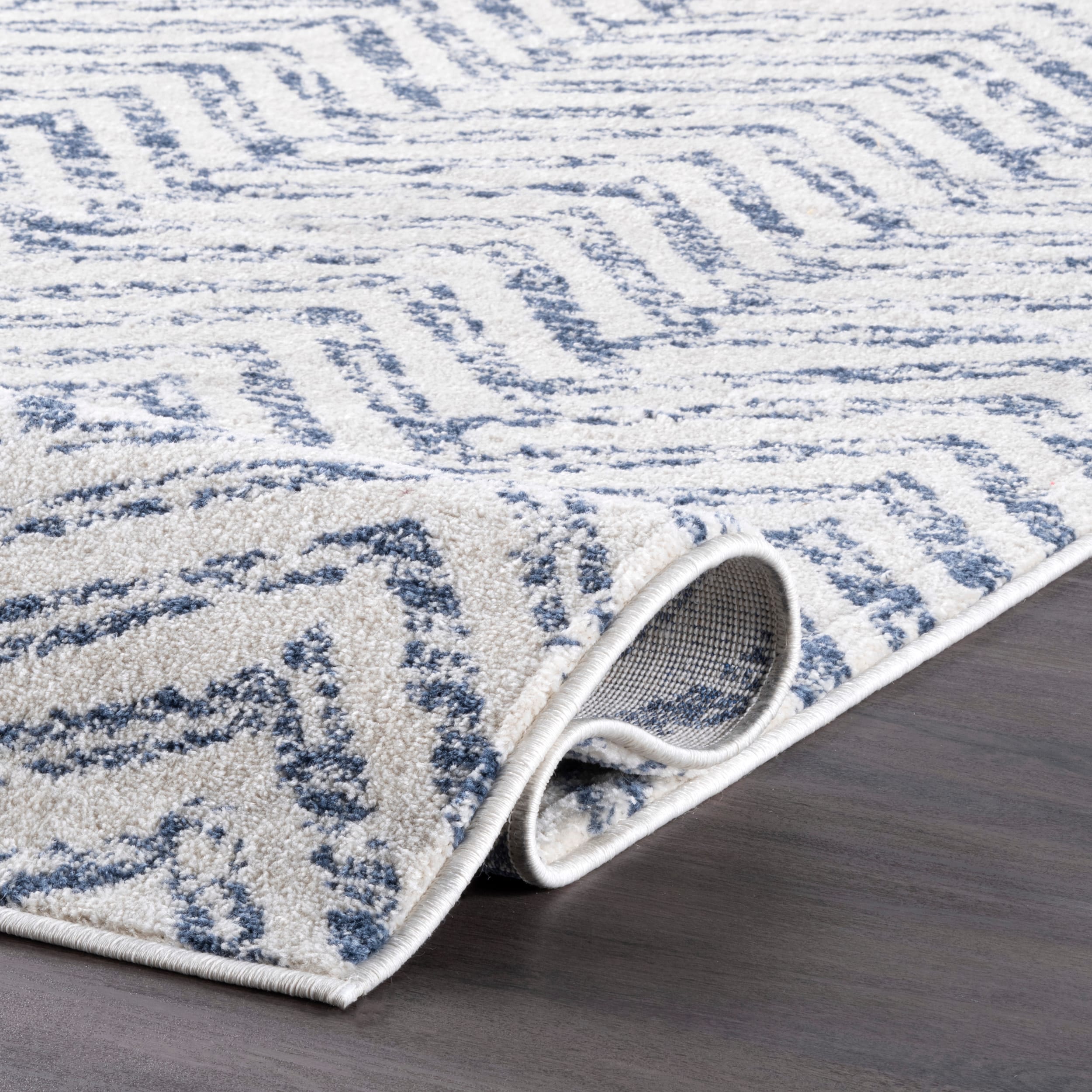 Rosanne Blue Chevron 6'7" x 9' Easy-Care Area Rug