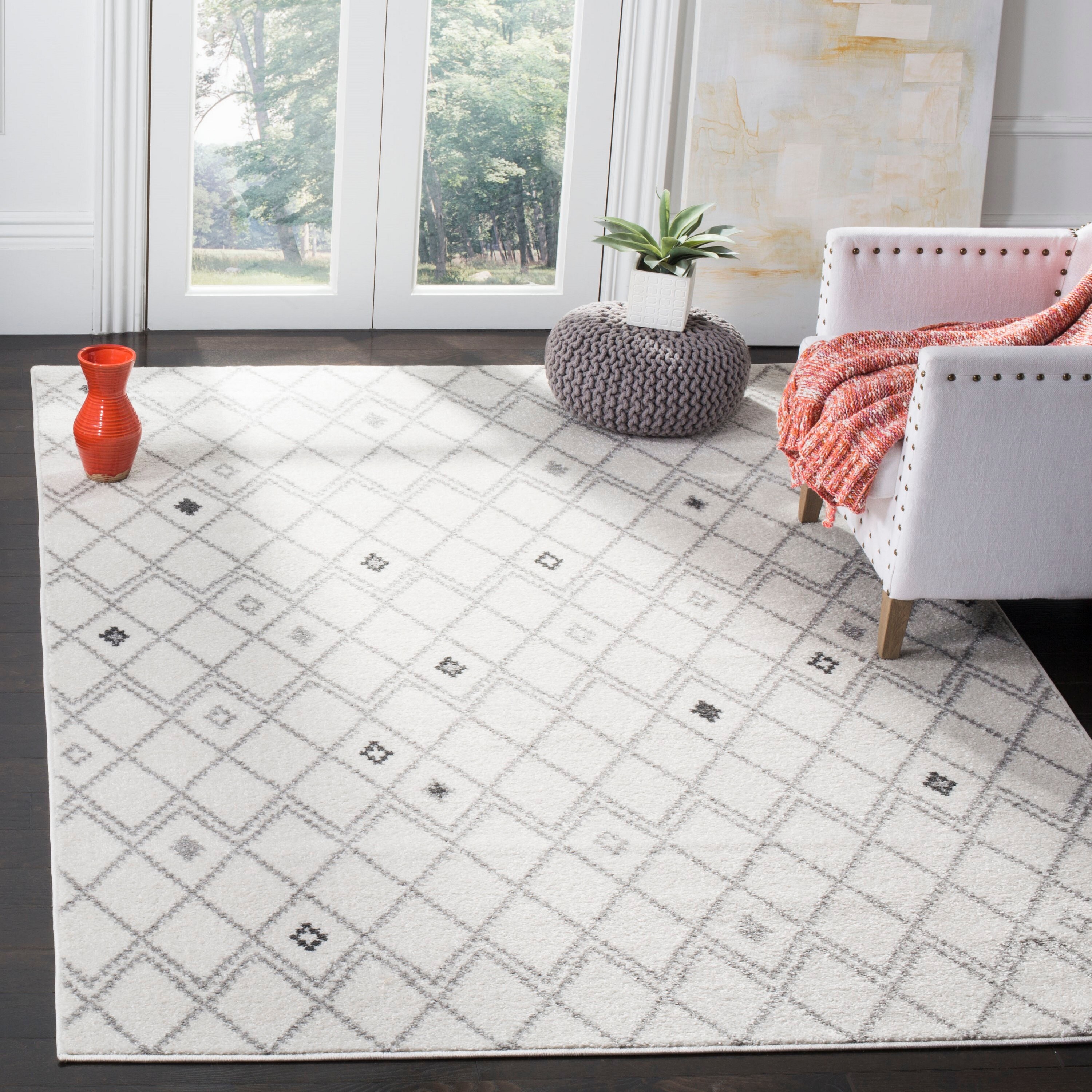 Safavieh ADR132B-4 Adirondack Hana 4 x 6 (ft) Loomed Polypropylene Ivory/Gray Rectangular Indoor Trellis Mid-Century Modern Area rug