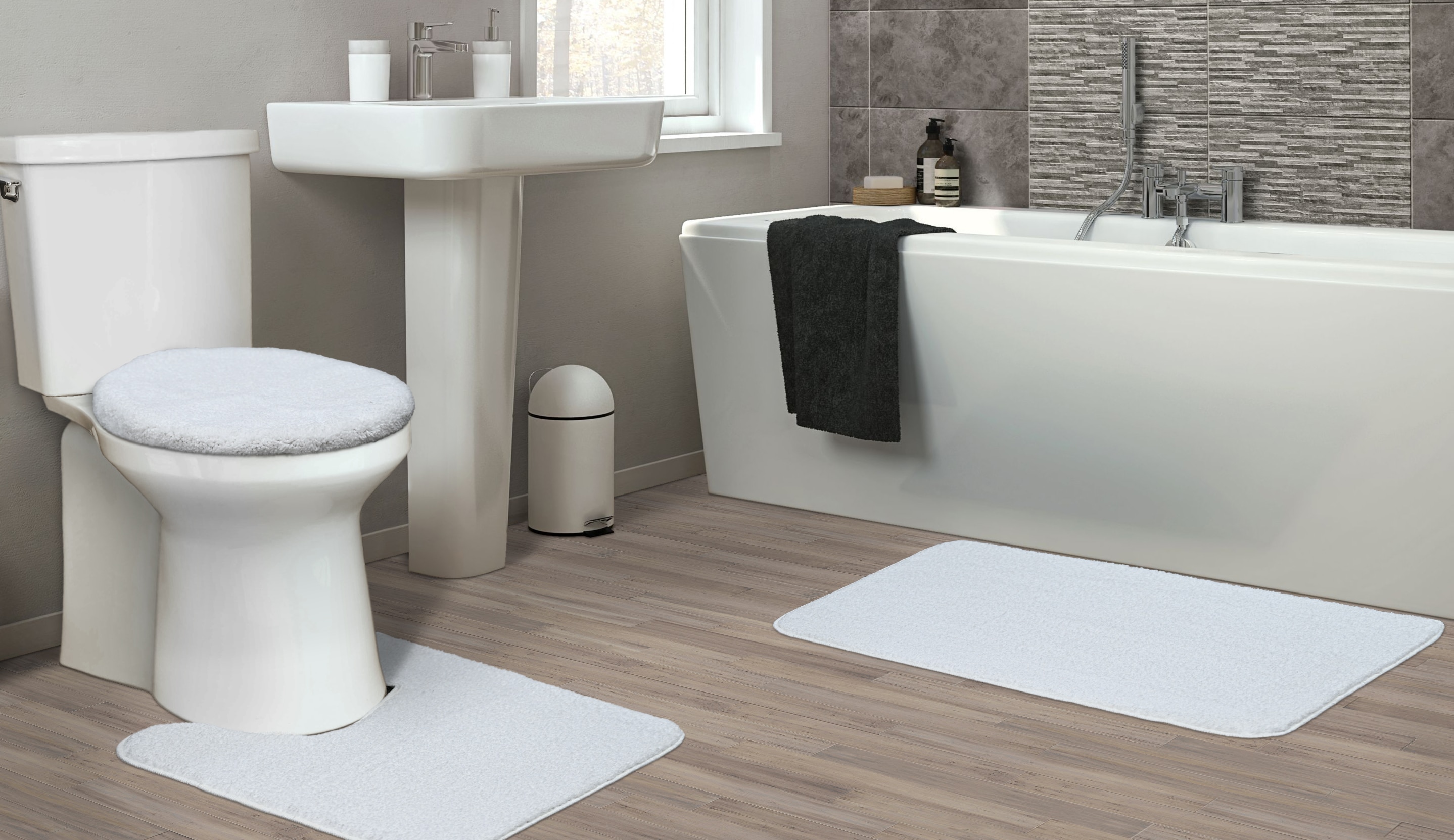 Garland Rug BA360W3P3421 Gramercy 20-in x 34-in White Polypropylene Bath mat set