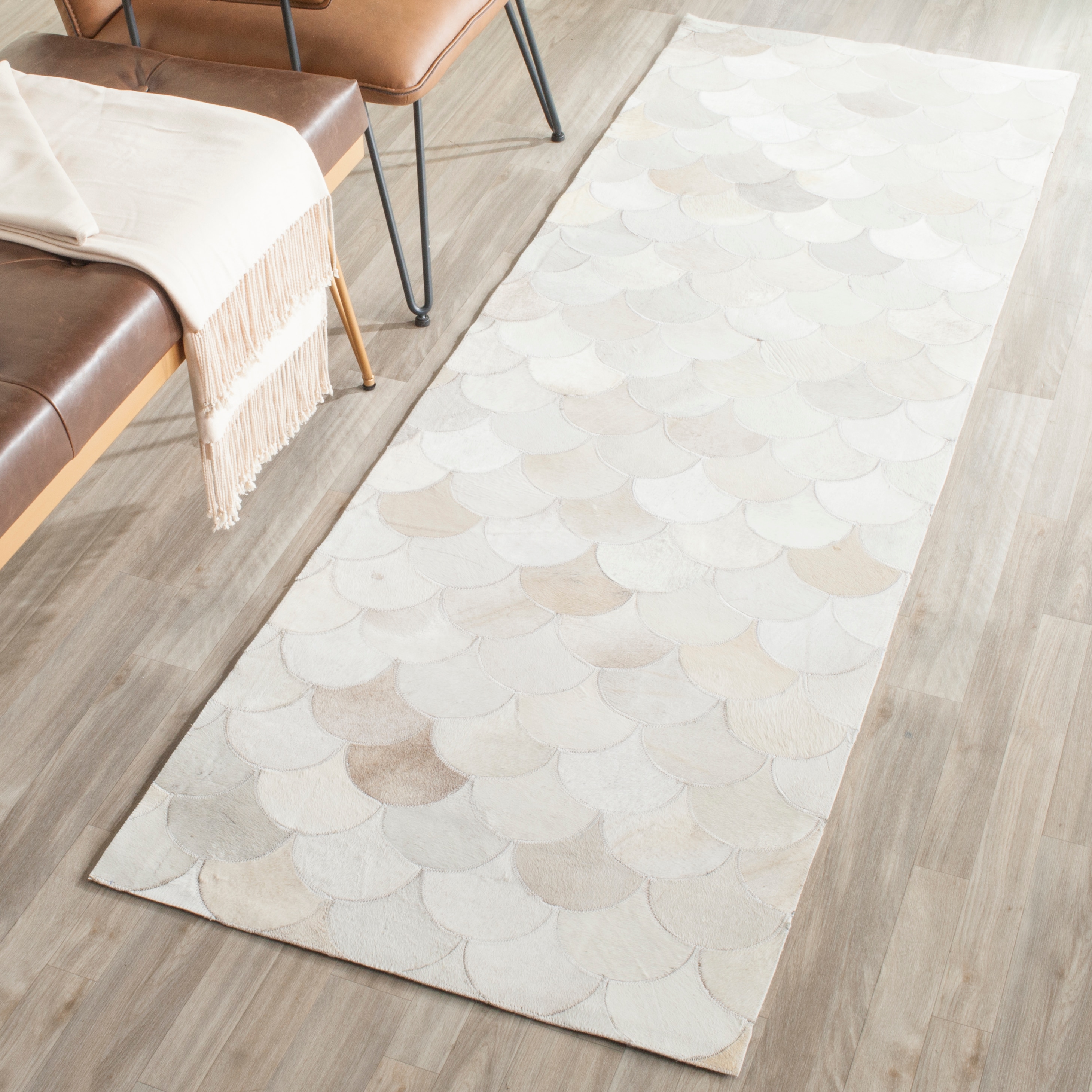  Studio Leather 311 Ivory/Gray Contemporary 2ft-3in x 7ft Runner Rug
