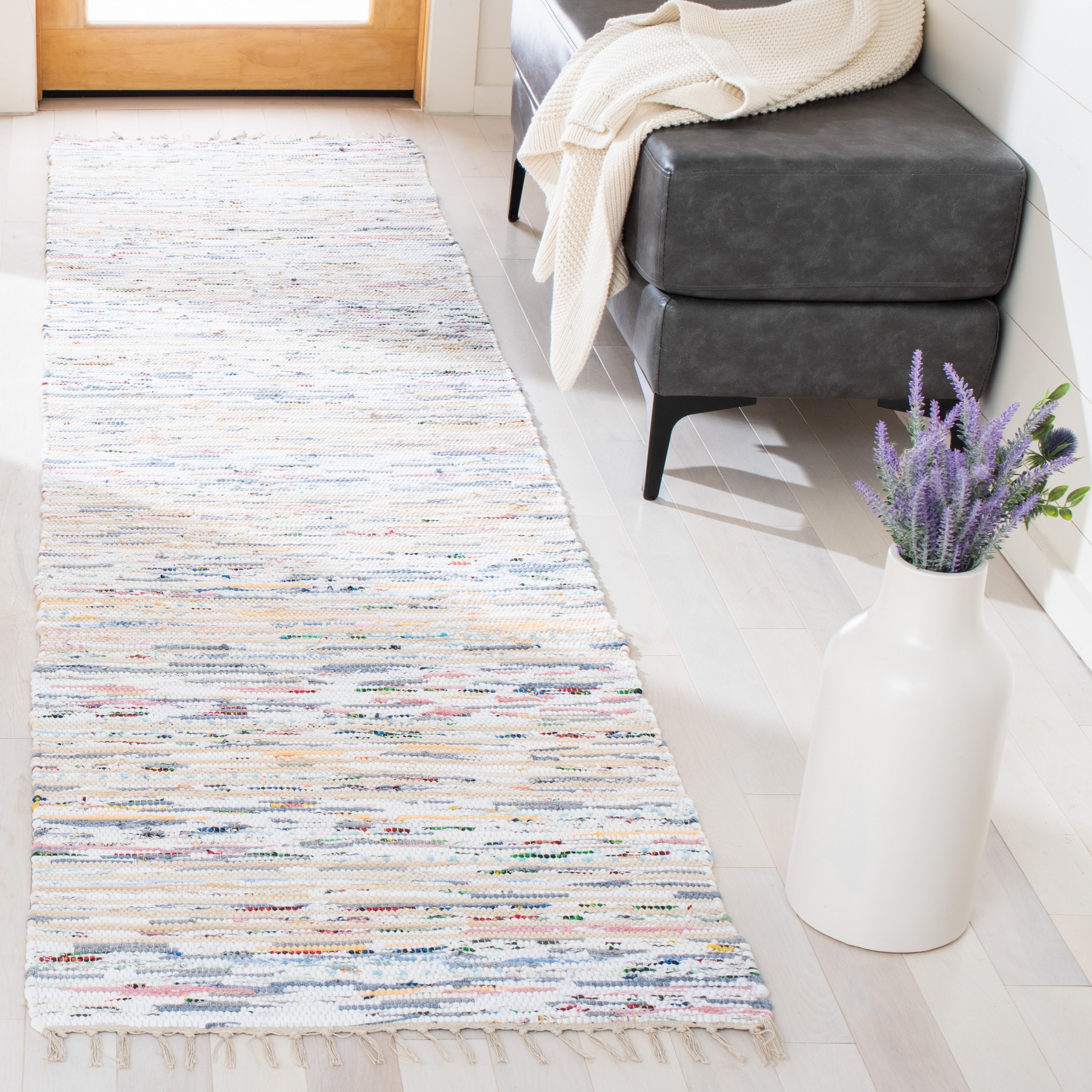 Safavieh MTK625B-29 Montauk Pragya 2 x 9 (ft) Polyester Beige/Ivory Rectangular Indoor Abstract Farmhouse/Cottage Runner rug