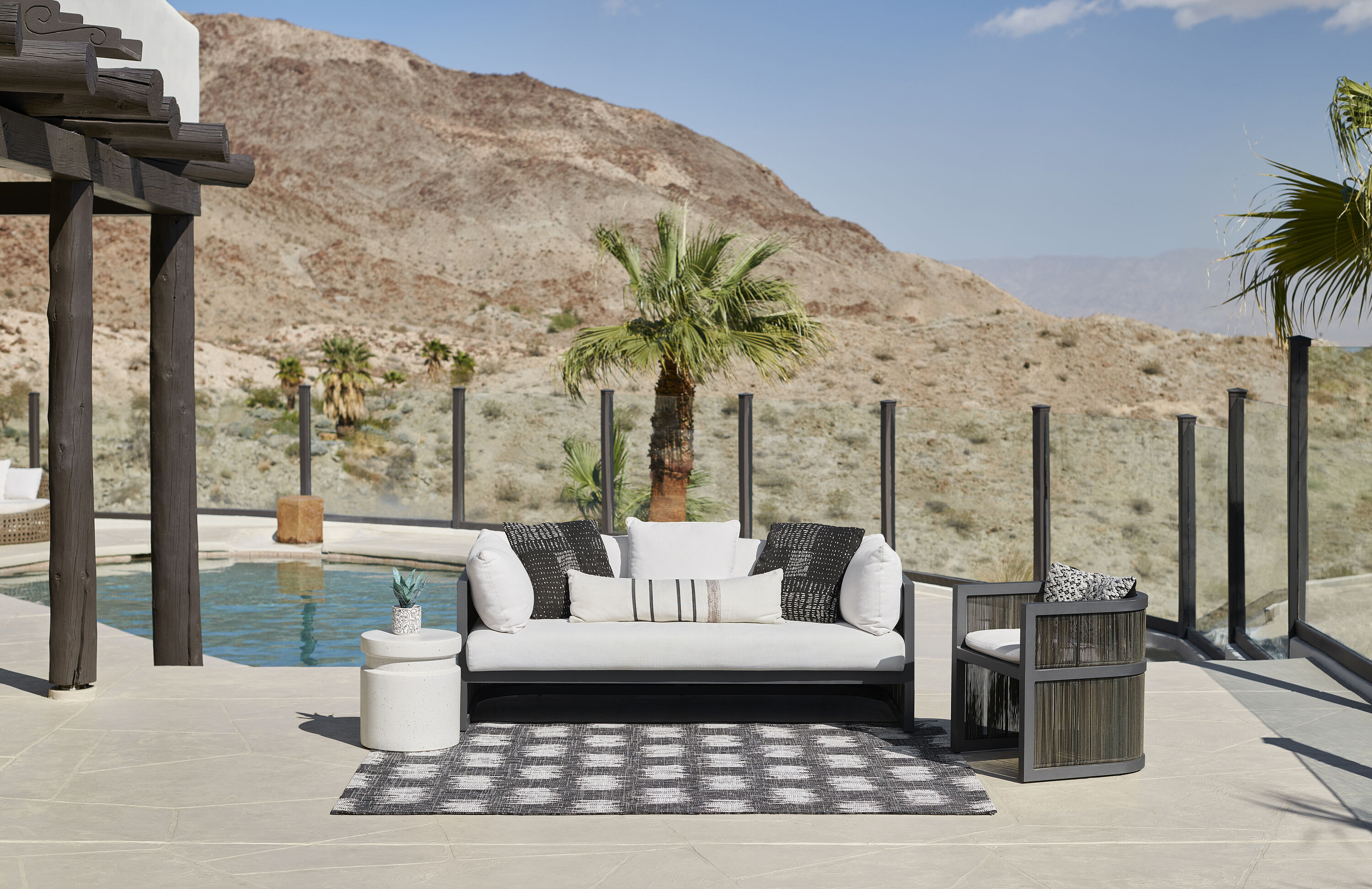 Charcoal & White Geometric Synthetic 36x24 Rug