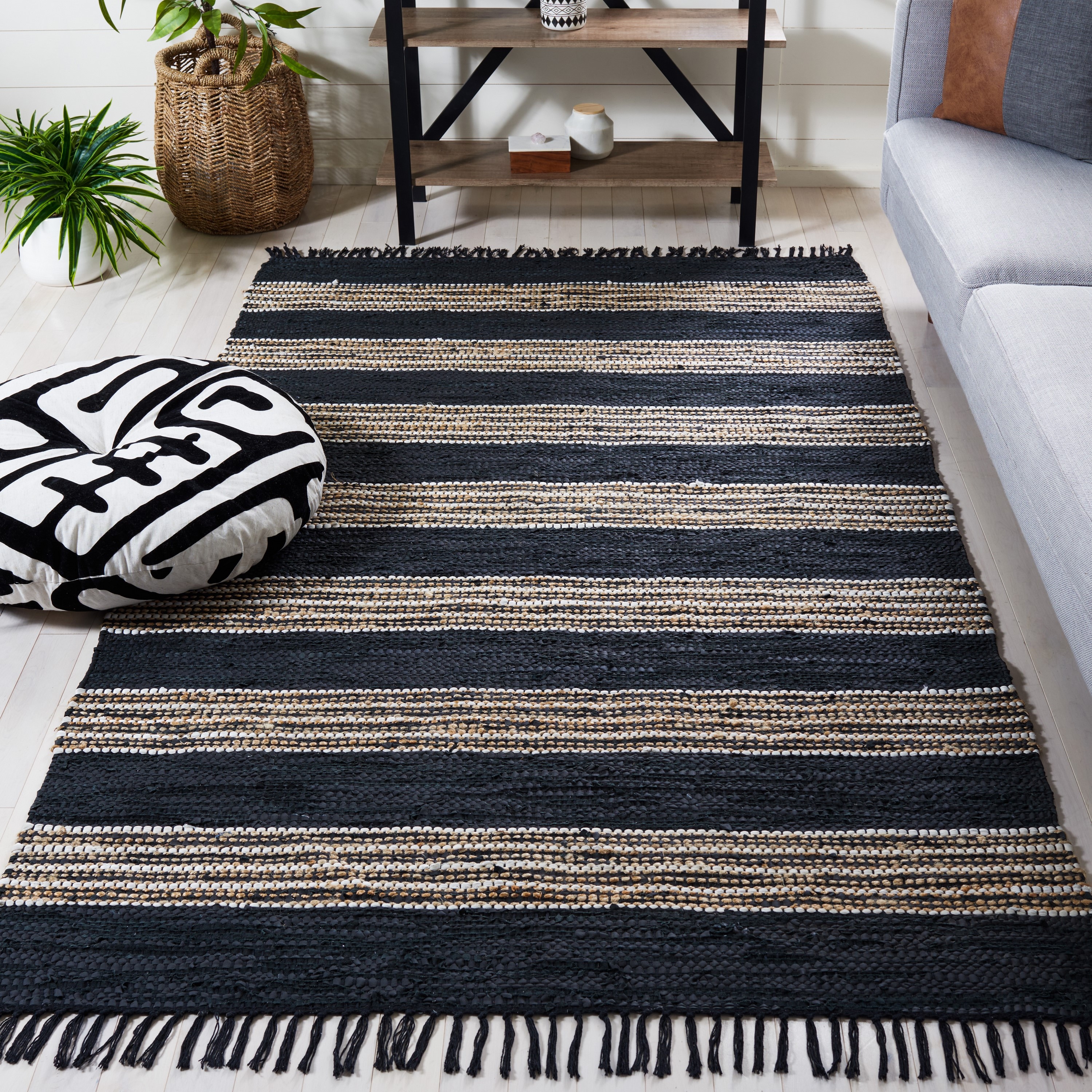 Safavieh VTL601Z-8 Vintage Leather Gilberta 8 x 10 (ft) Leather Black/Natural Rectangular Indoor Stripe Bohemian/Eclectic Area rug