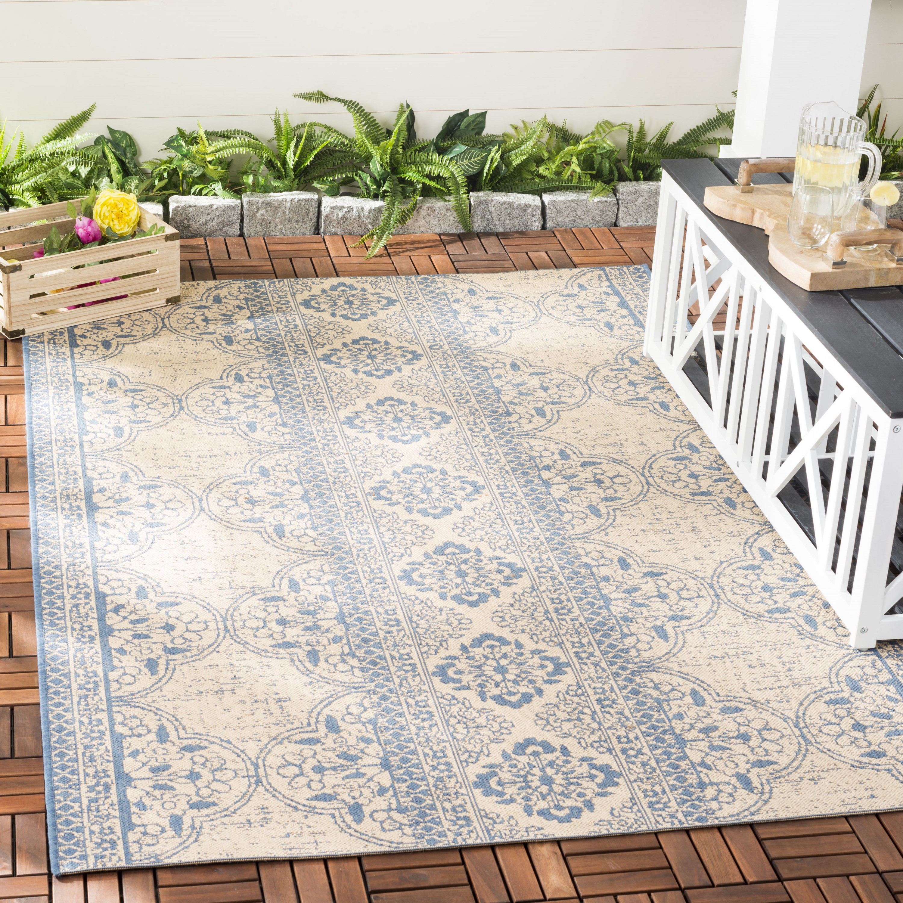Safavieh BHS174M-3 Beach House Viney 3 x 5 (ft) Loomed Polypropylene Blue/Creme Rectangular Indoor/Outdoor Floral/Botanical Bohemian/Eclectic Throw rug