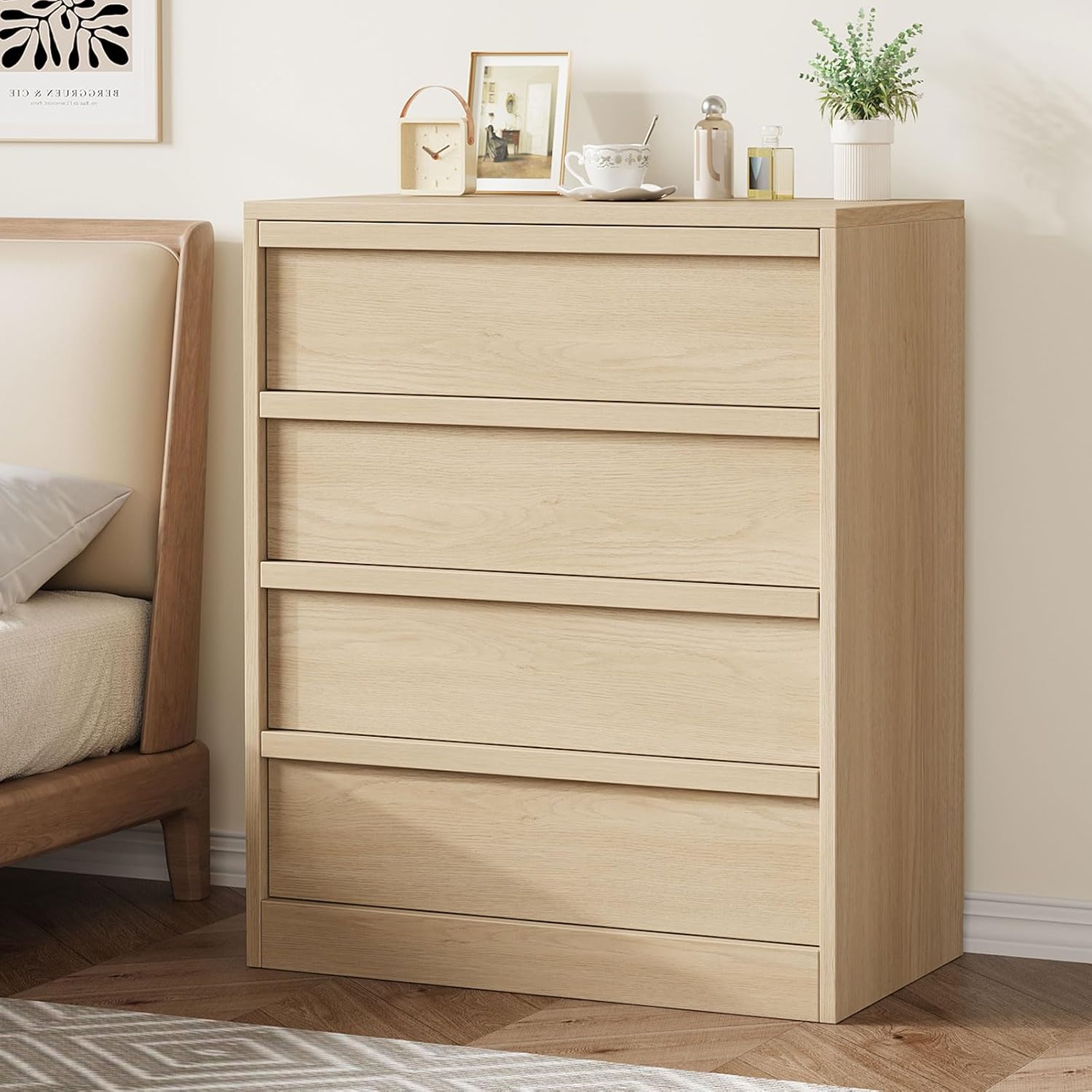 Qeetex LHF-DG-WPO9033 4 Drawer Dresser for Bedroom - Natural Oak Nightstand 4 Chest of Drawers with Large Storage - Small Modern Dresser Organizer Bedside Table for Living Room/Nursery/Entryway