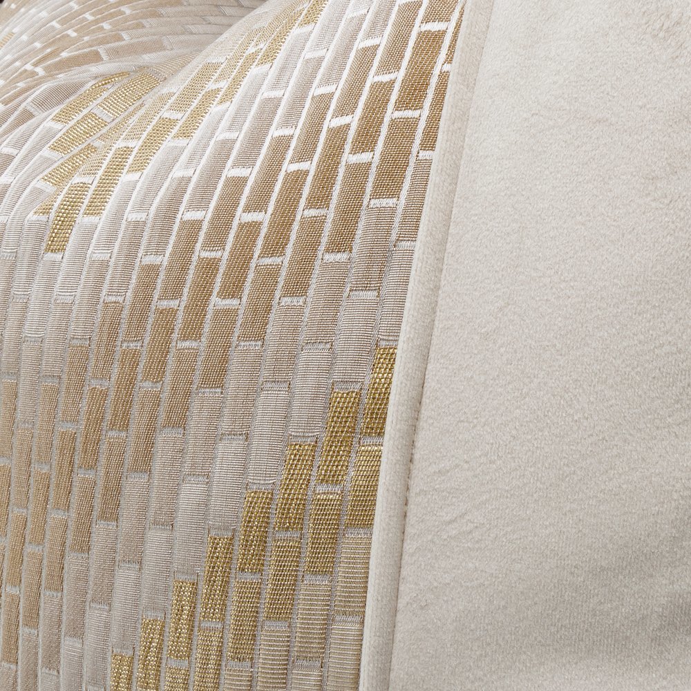 Michael Amini BCS-DP21-INFTY-GLD Accent-Pillows - View #4