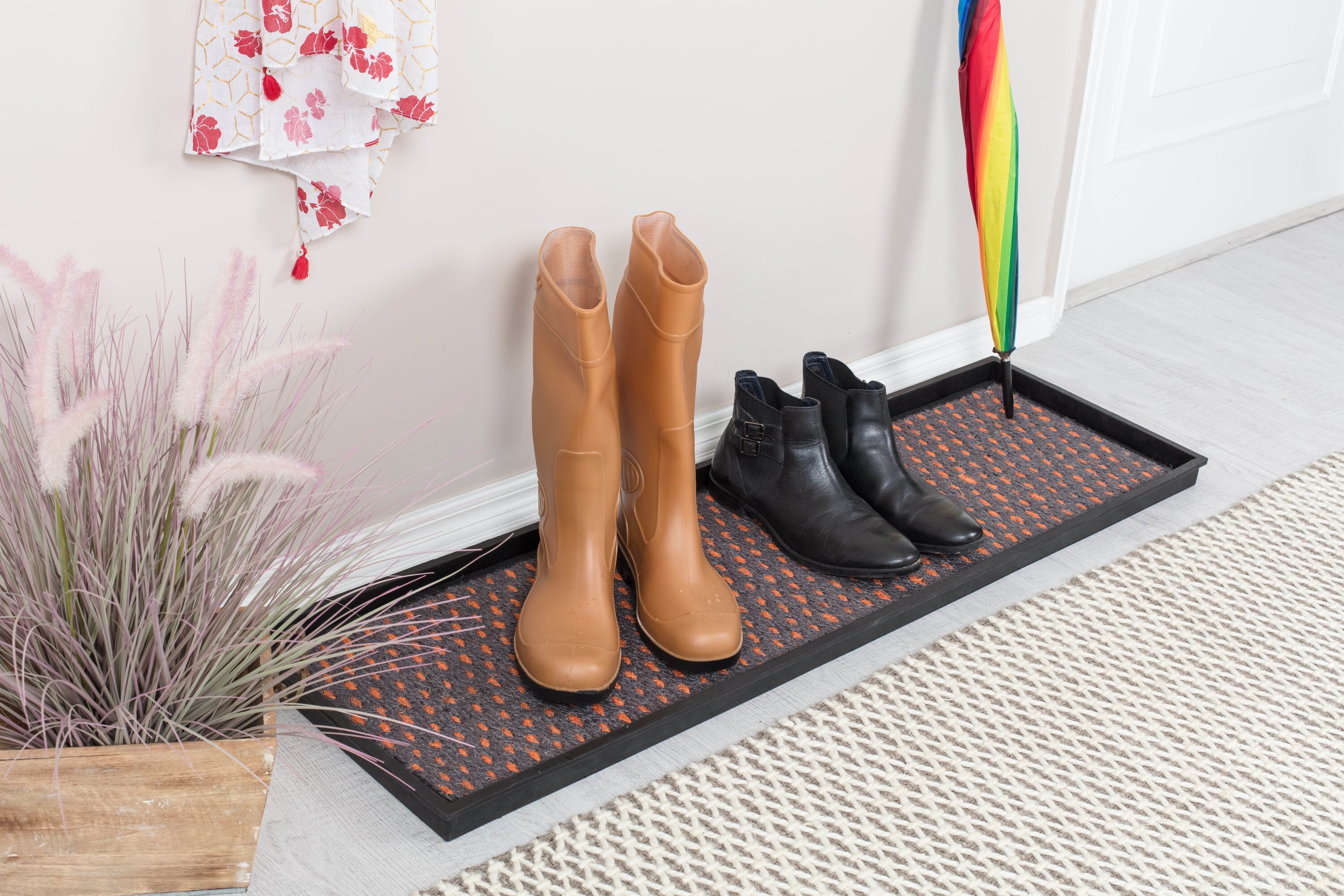 Ottomanson 1-ft x 3-ft Black Rectangular Indoor or Outdoor Decorative Boot  Tray in the Mats department at