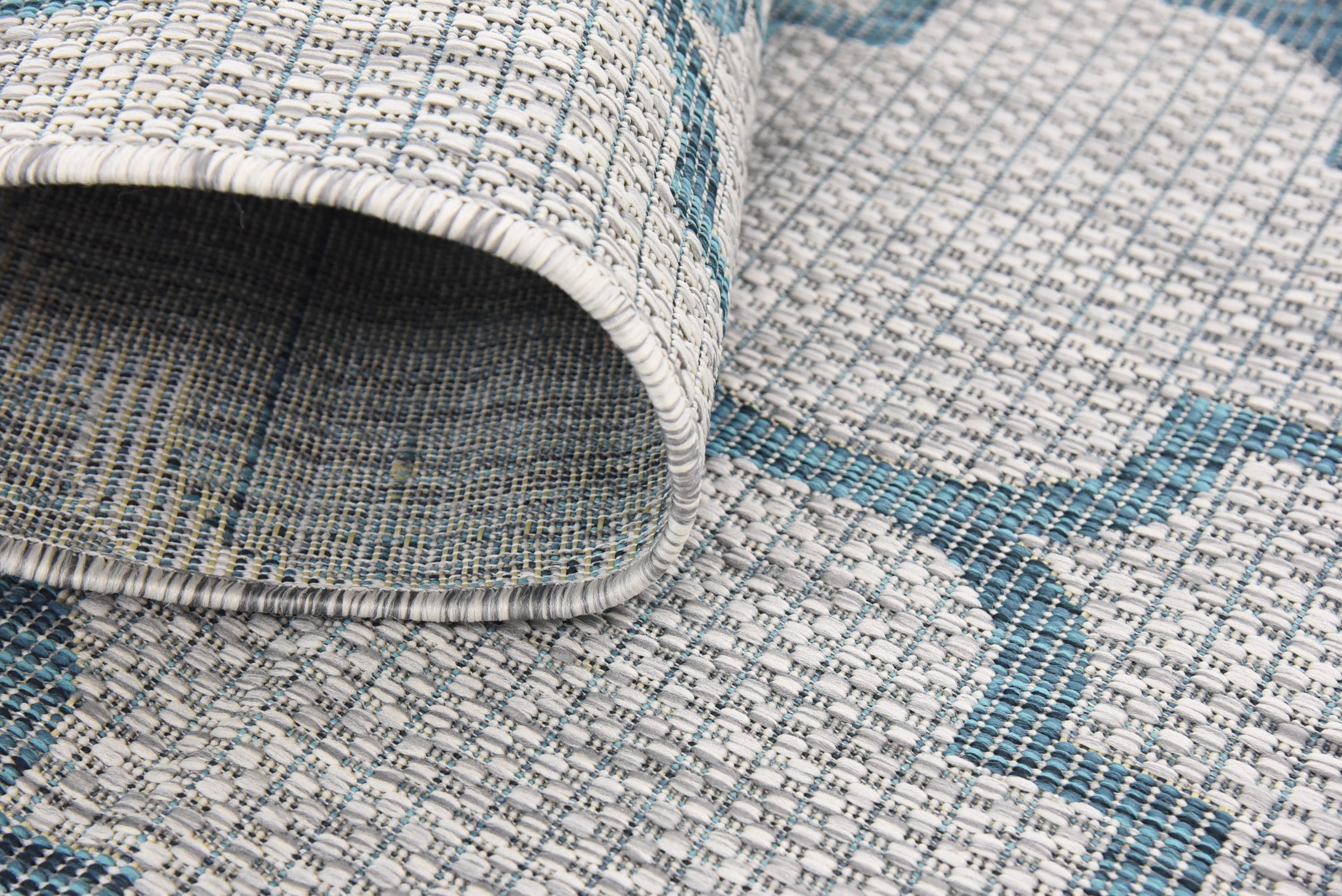 Gray and Blue Synthetic Outdoor Trellis Rug, 4' x 6'