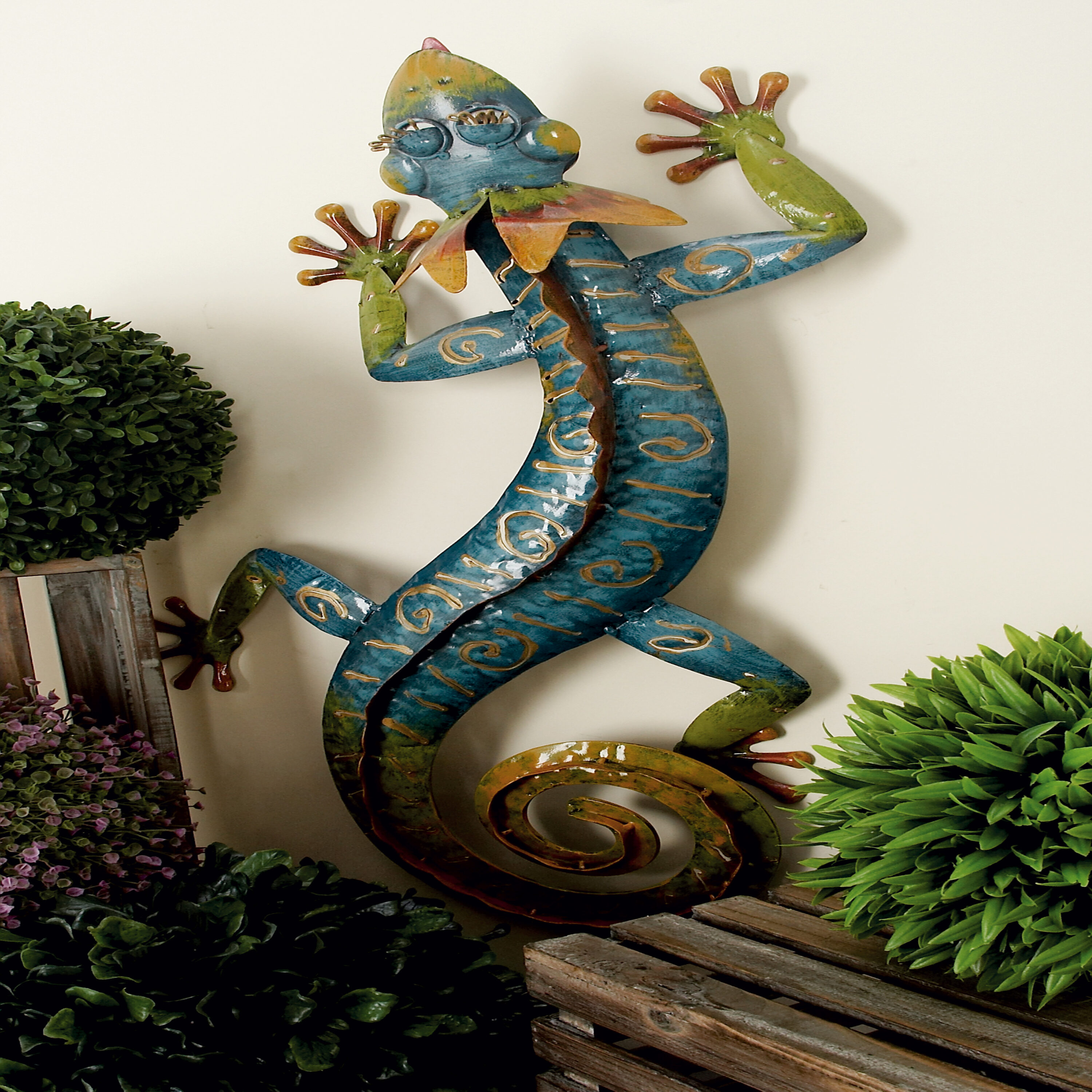 Grayson Lane 64678 15-Inches W x 29-Inches H Metal Indoor/Outdoor Lizard Animals Wall sculpture