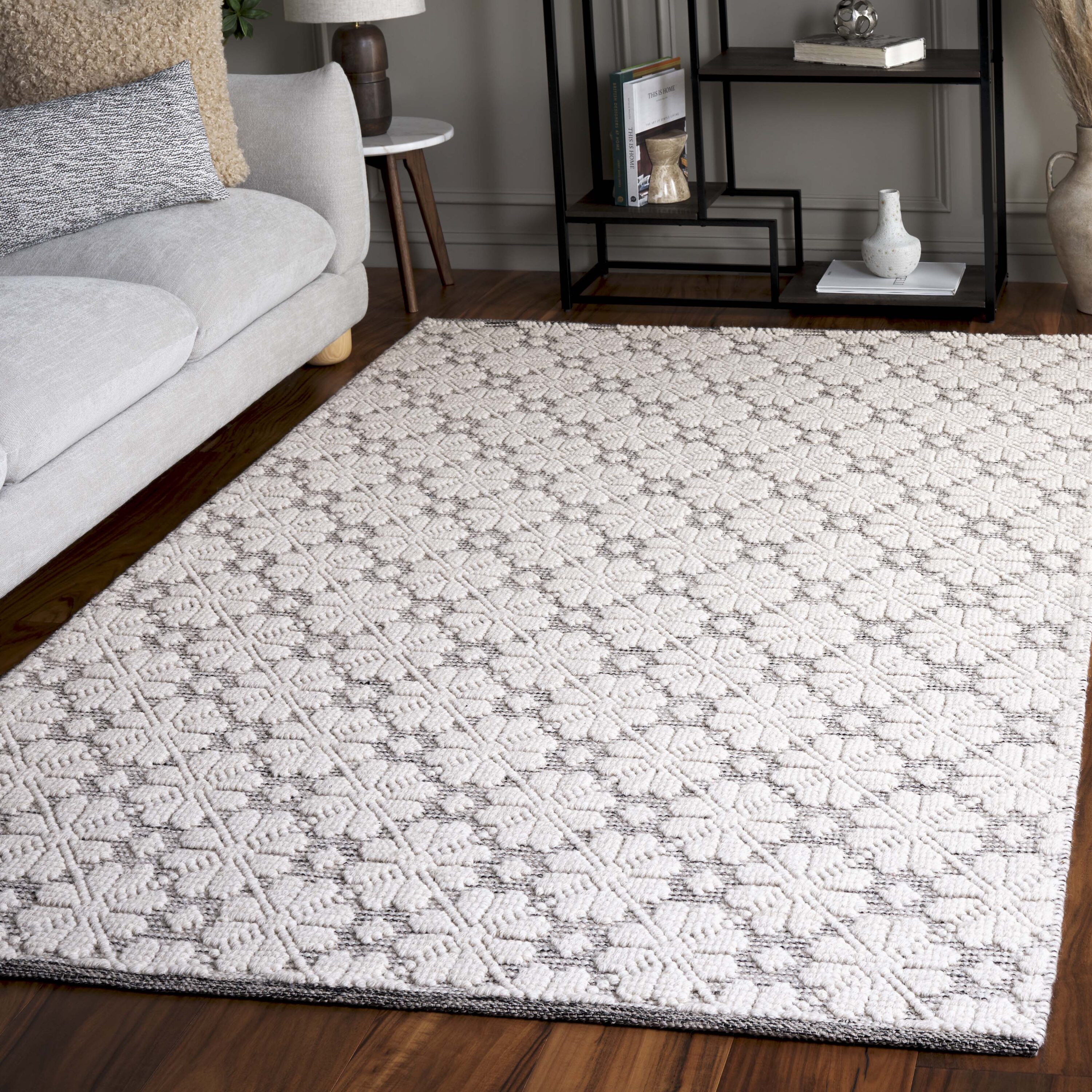  Vermont 303 Ivory/Gray Traditional 4ft x 6ft Small Rectangle Rug
