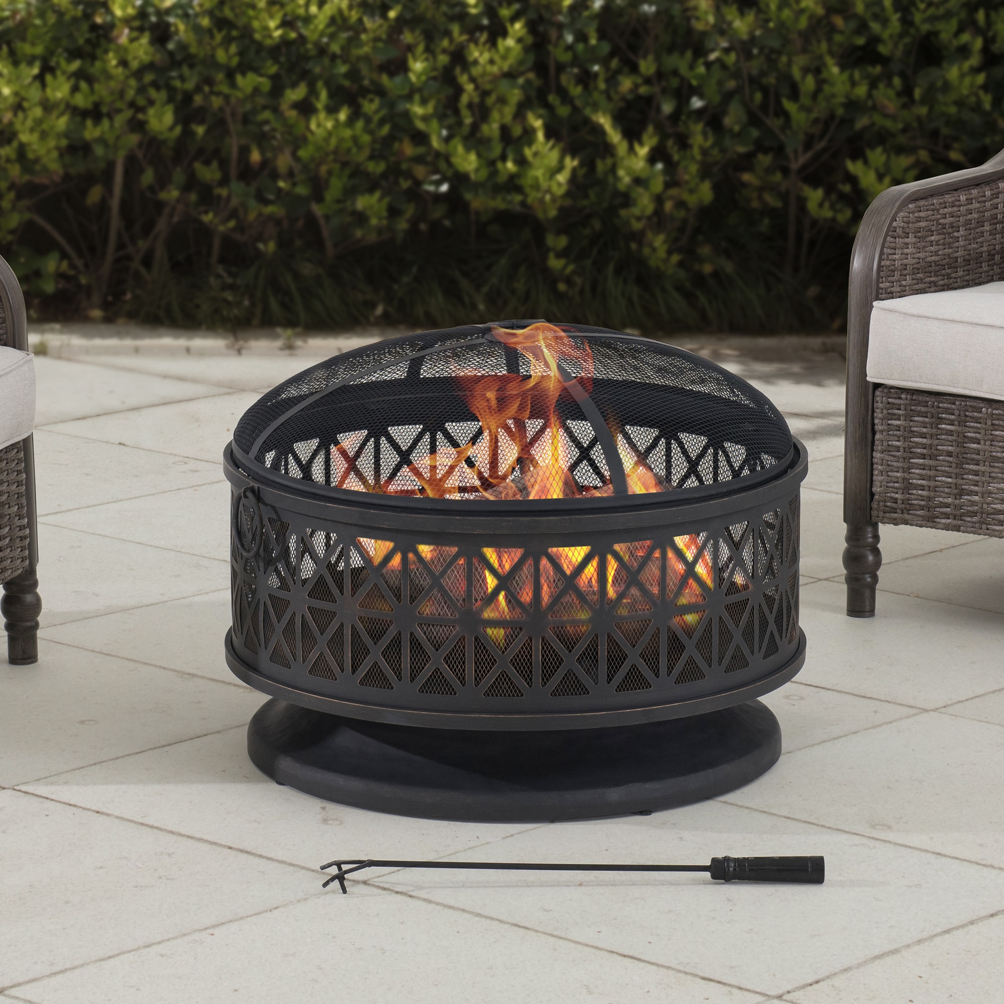 30 Inch Black Steel Outdoor Fire Pit with Spark Screen and Poker