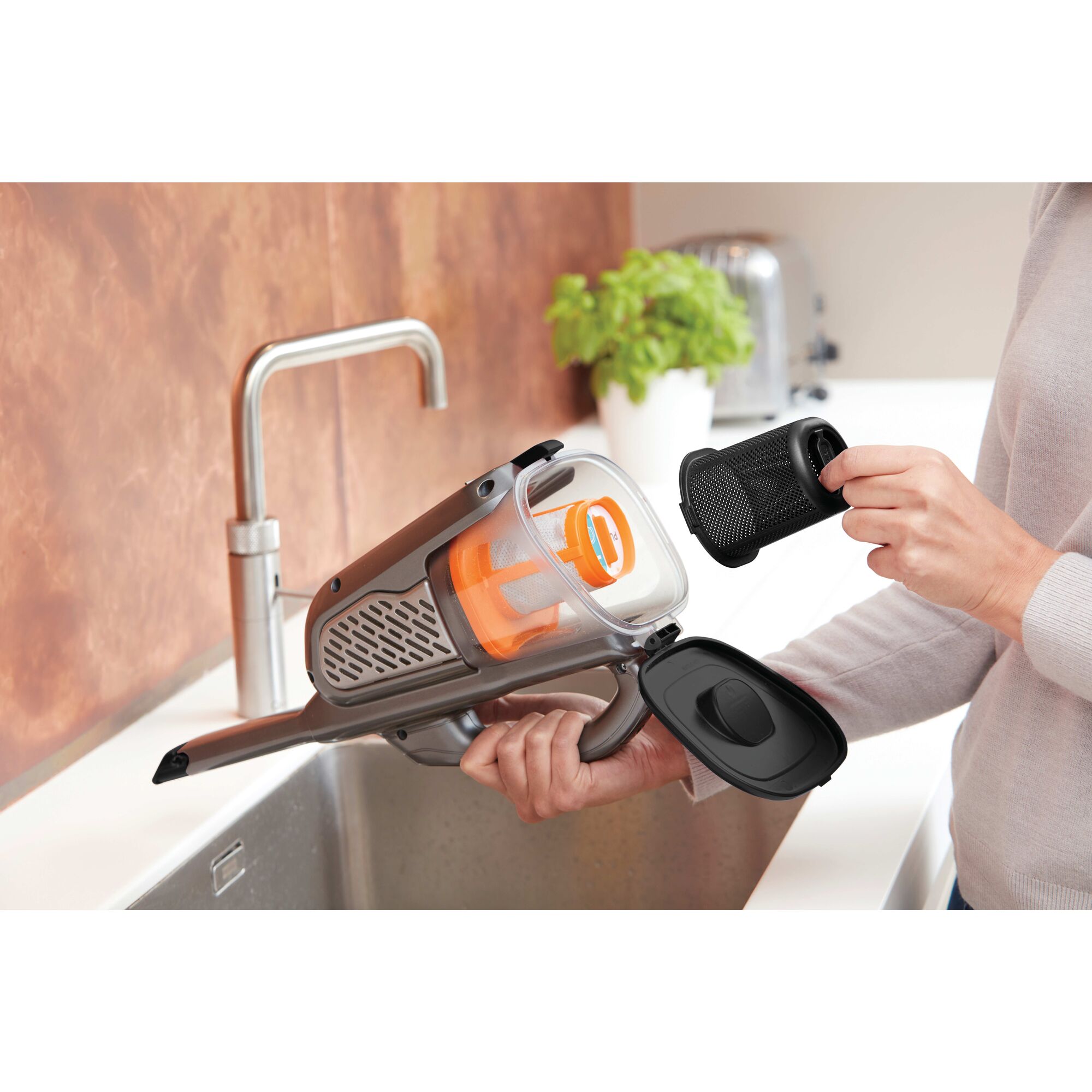 dustbuster® Cordless Hand Vacuum AdvancedClean™ with Charger, Filter and  Brush Crevice Tool | BLACK+DECKER