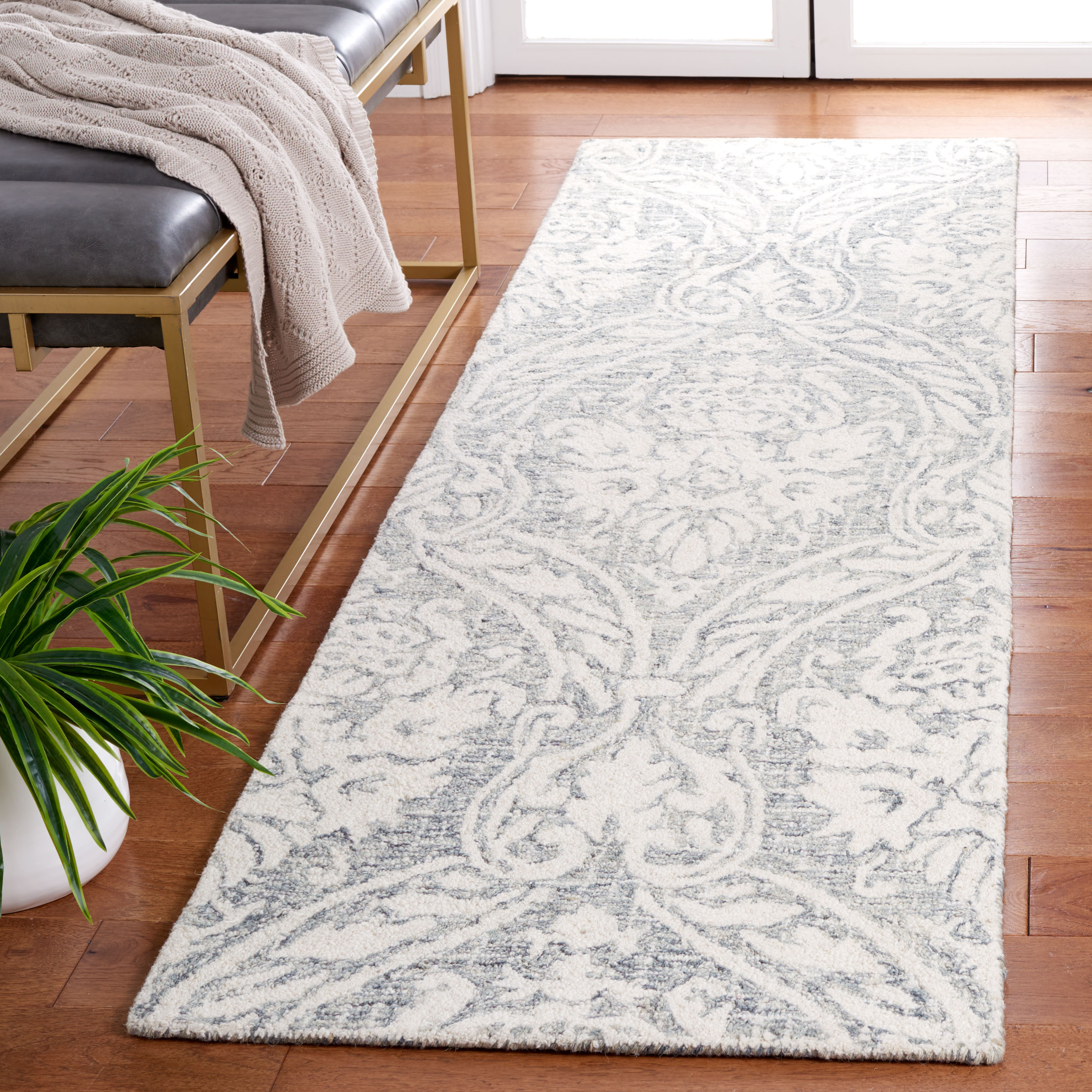  Abstract 204 Ivory/Gray Traditional 2ft-3in x 8ft Runner Rug