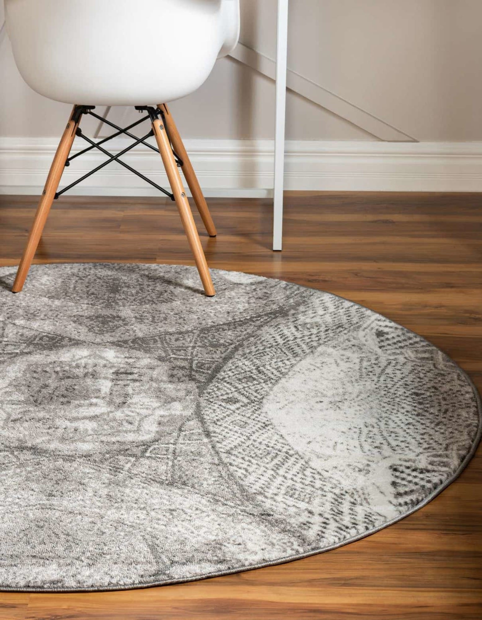 Unique Loom 3147067 Sofia 7 x 7 (ft) Loomed Polypropylene Dark Gray Round Indoor Geometric Bohemian/Eclectic Area rug