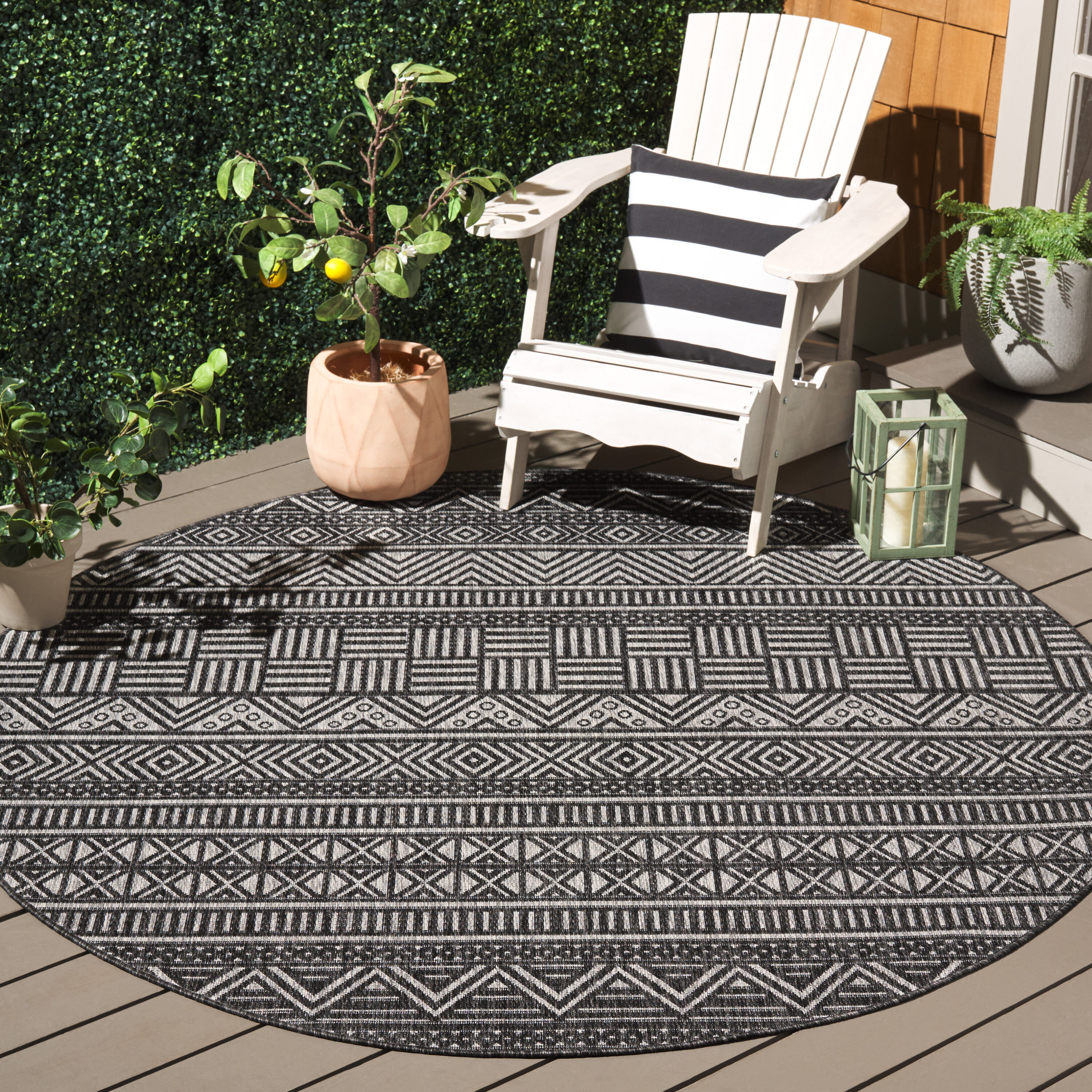 Beachy Round Rug Safavieh Beach House 288H Charcoal/Grey 6ft-7in x 6ft-7in Round Rug in ...