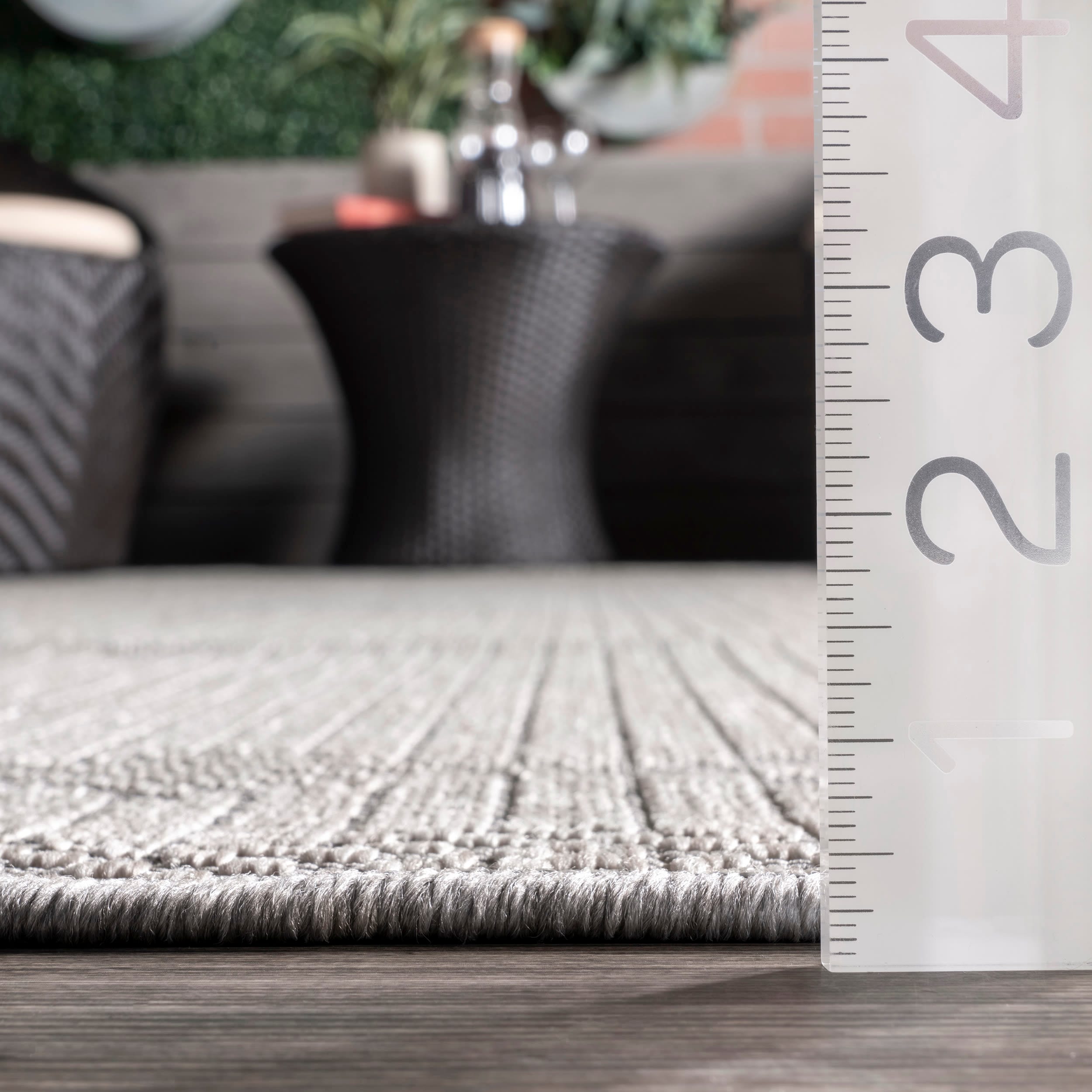 Lowen Global Geometric Light Gray Indoor/Outdoor Area Rug, 3'6" x 5'
