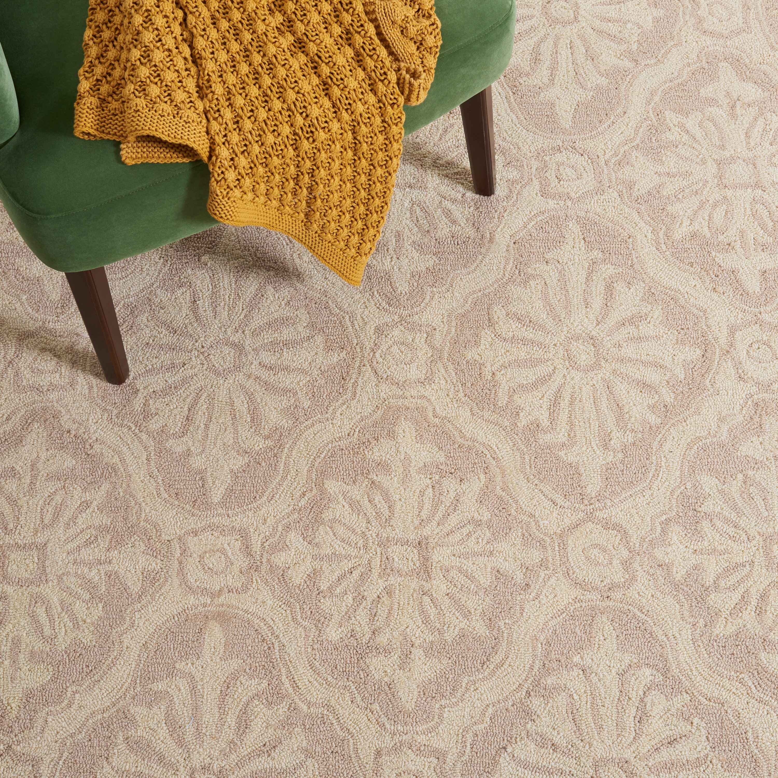 Creme Classic Elegance 4' x 6' Hand-Knotted Easy Care Rug