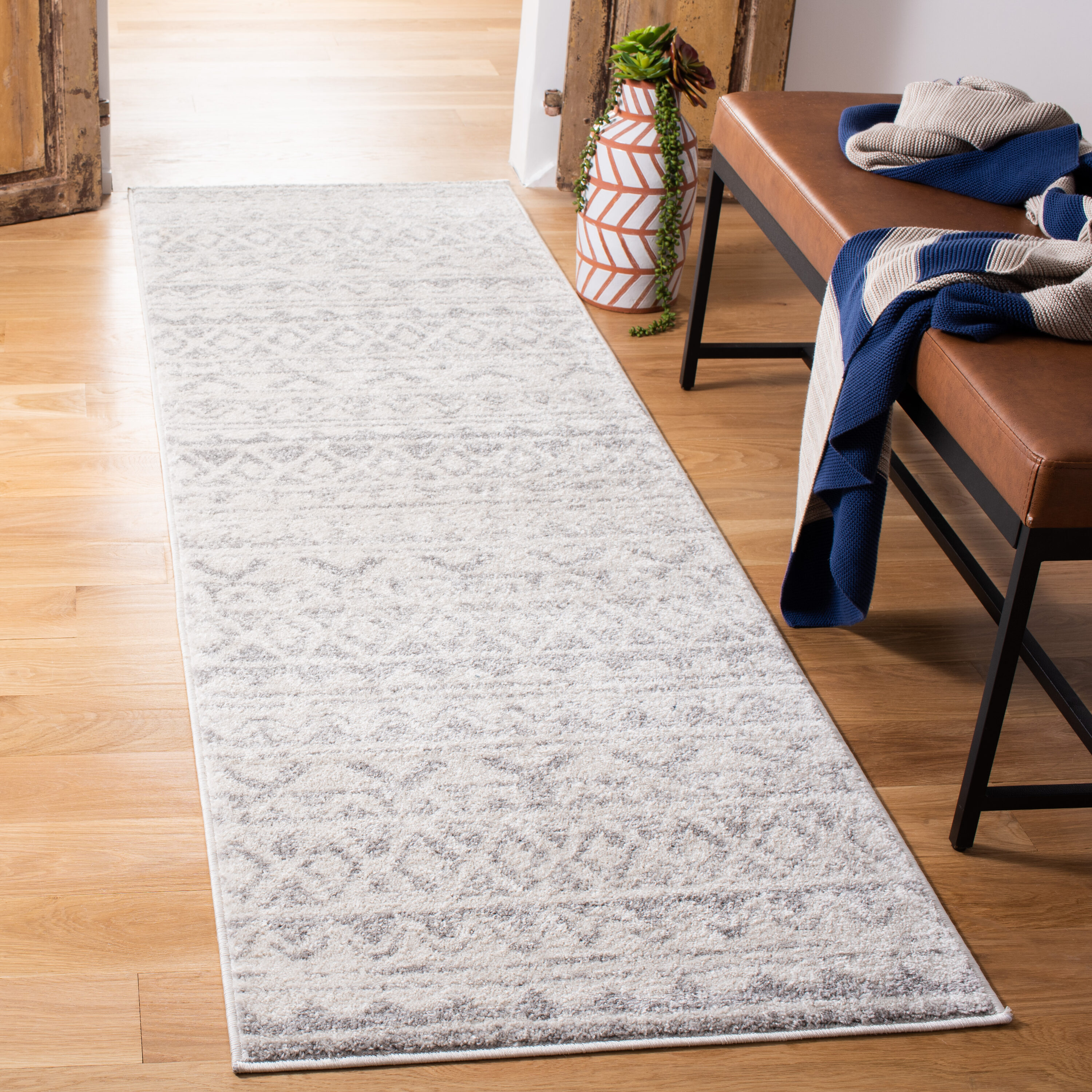 Safavieh Adirondack 119B Ivory Grey 2ft-6in x 14ft Runner Rug