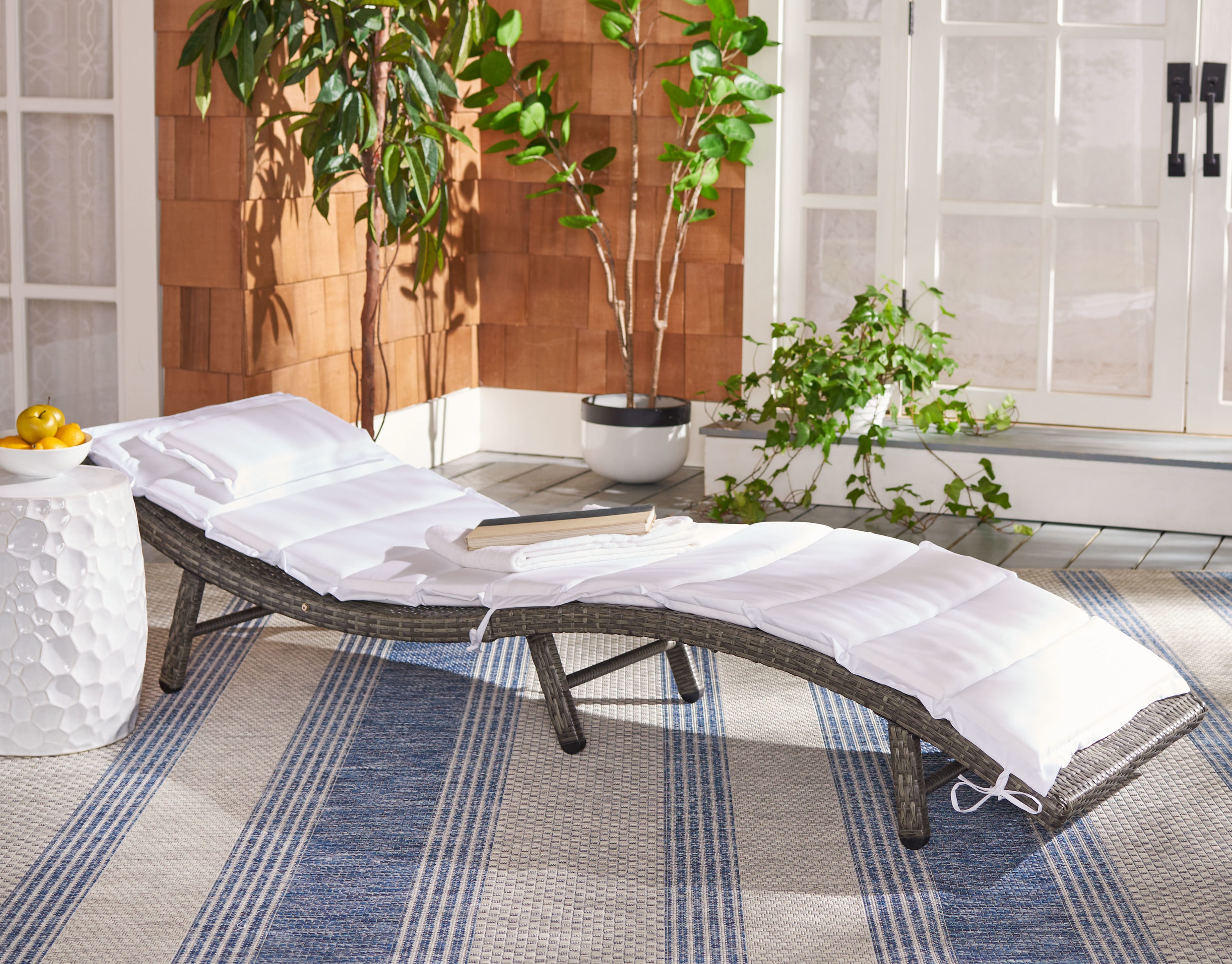 Safavieh PAT7722C Patio-Chairs - View #2