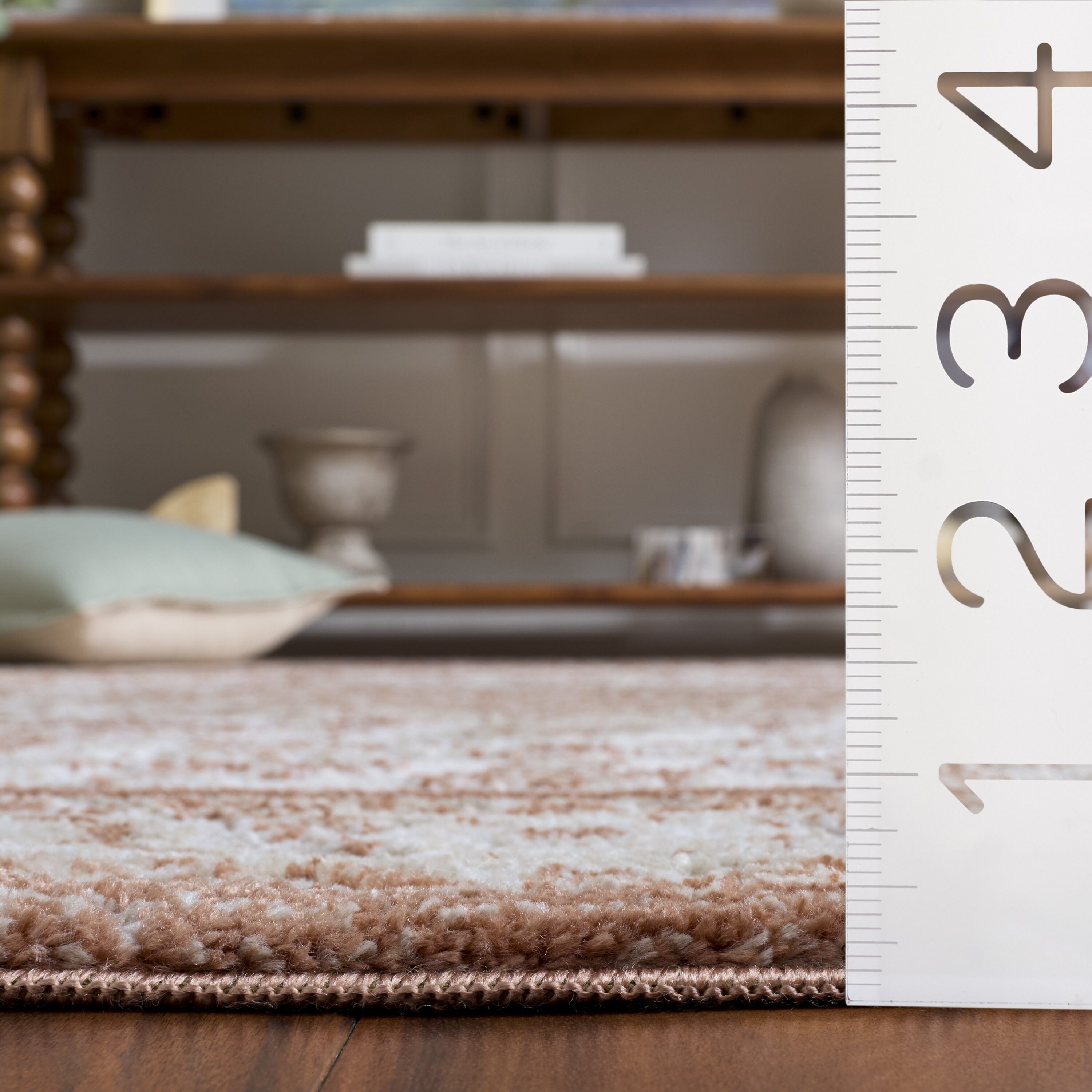 Safavieh LUA320R-4 rugs - View #3