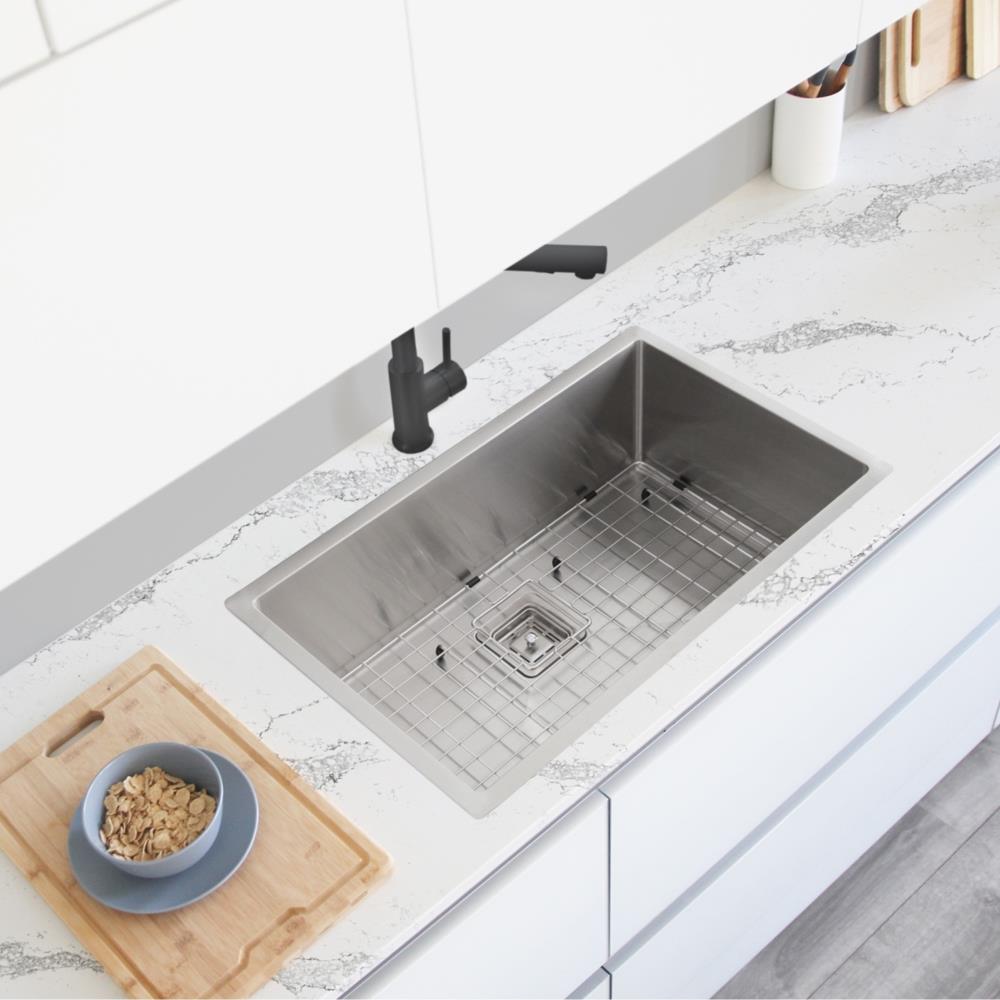 Azuni Undermount 30-in x 18-in Brushed Satin Single Bowl Kitchen Sink ...