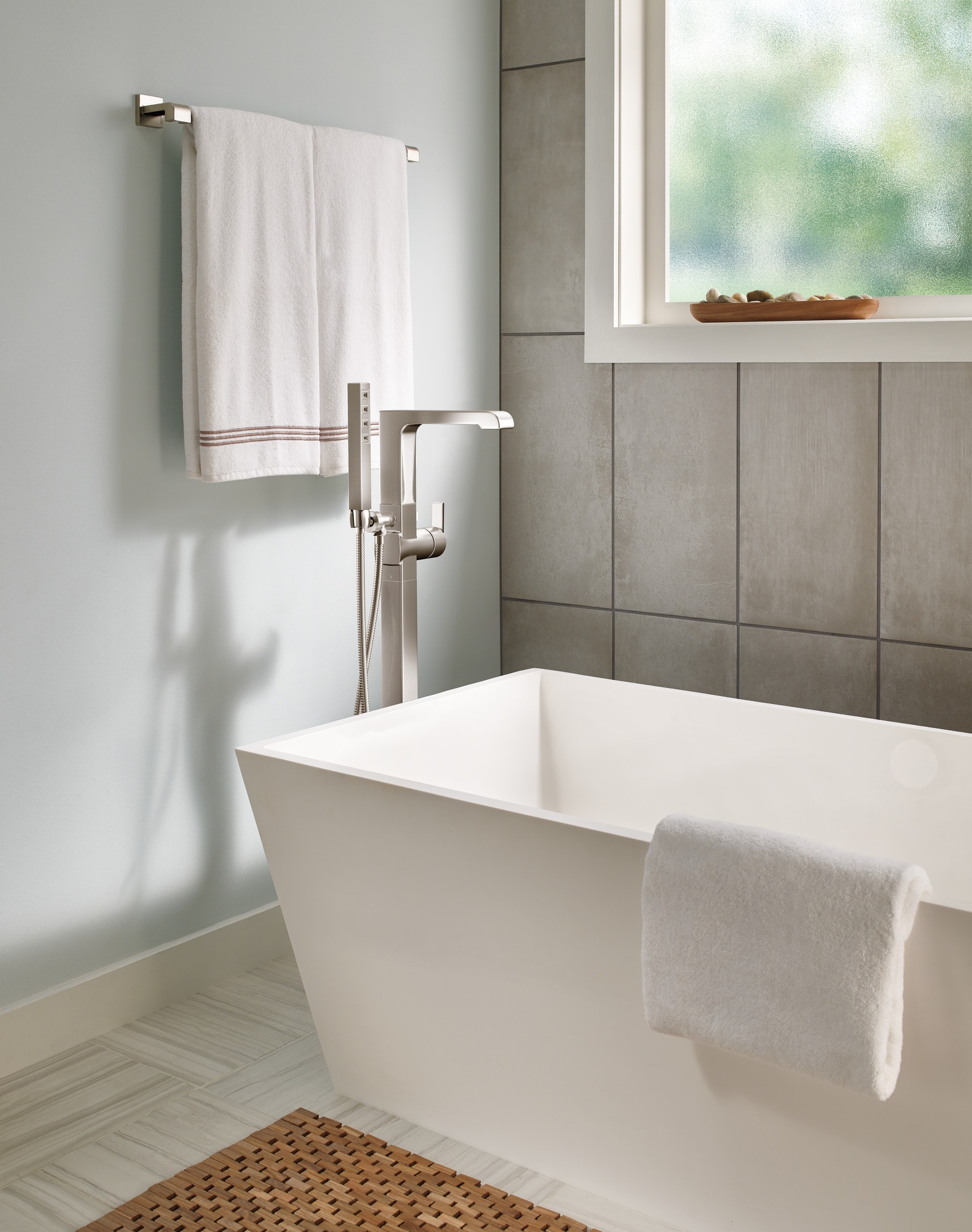 Delta T4767-SSFL Roman-Tub-Faucets - View #7